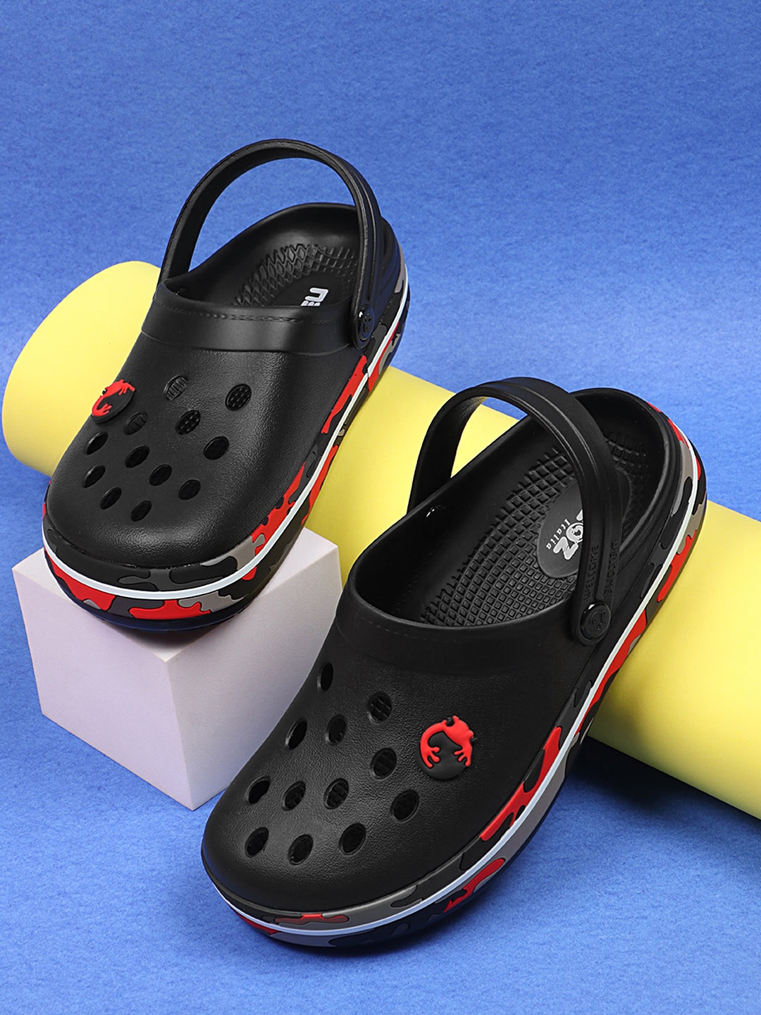 

NEOZ Men Black & Red Rubber Clogs