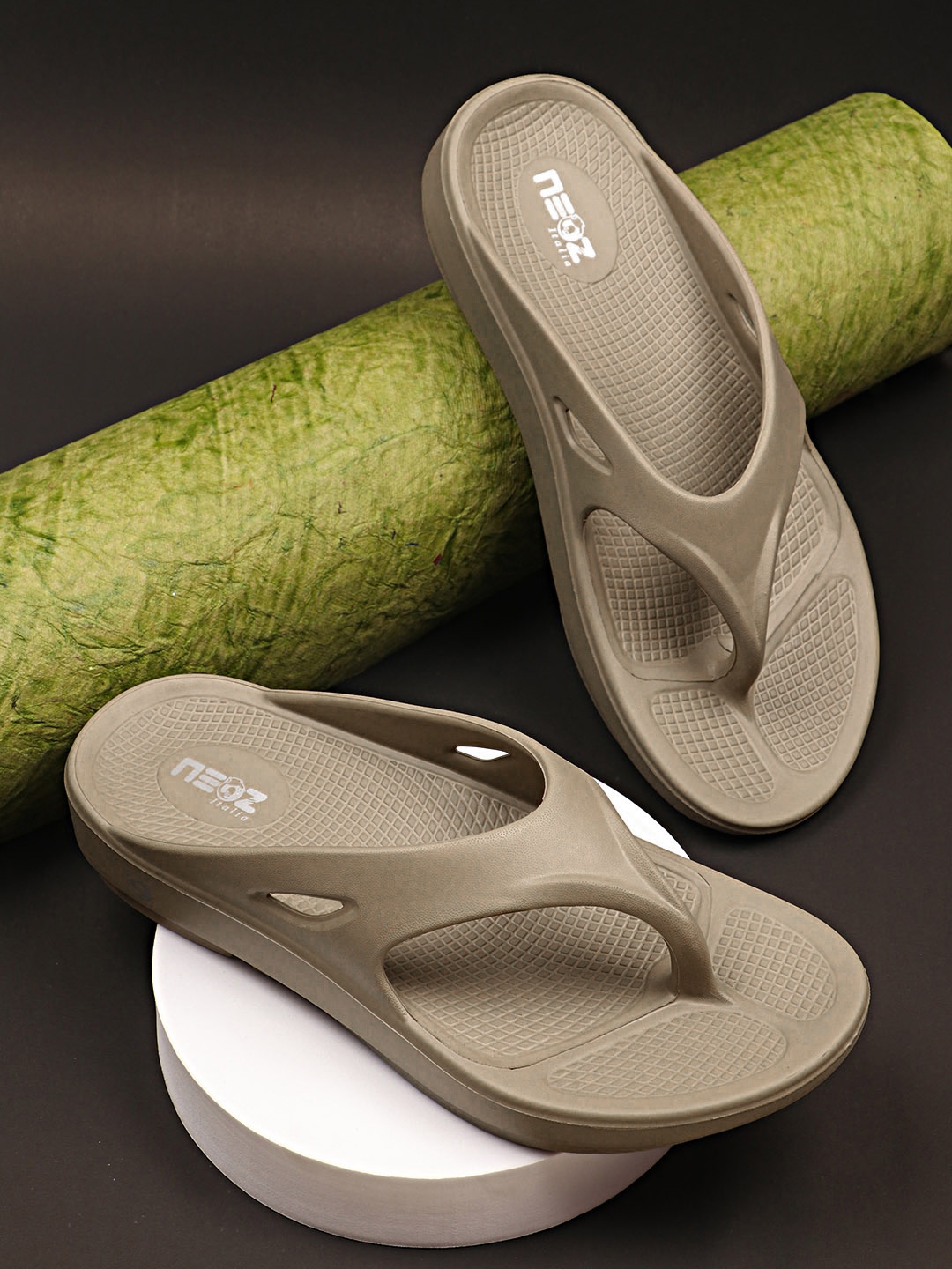 

NEOZ Men Khaki Rubber Thong Flip-Flops