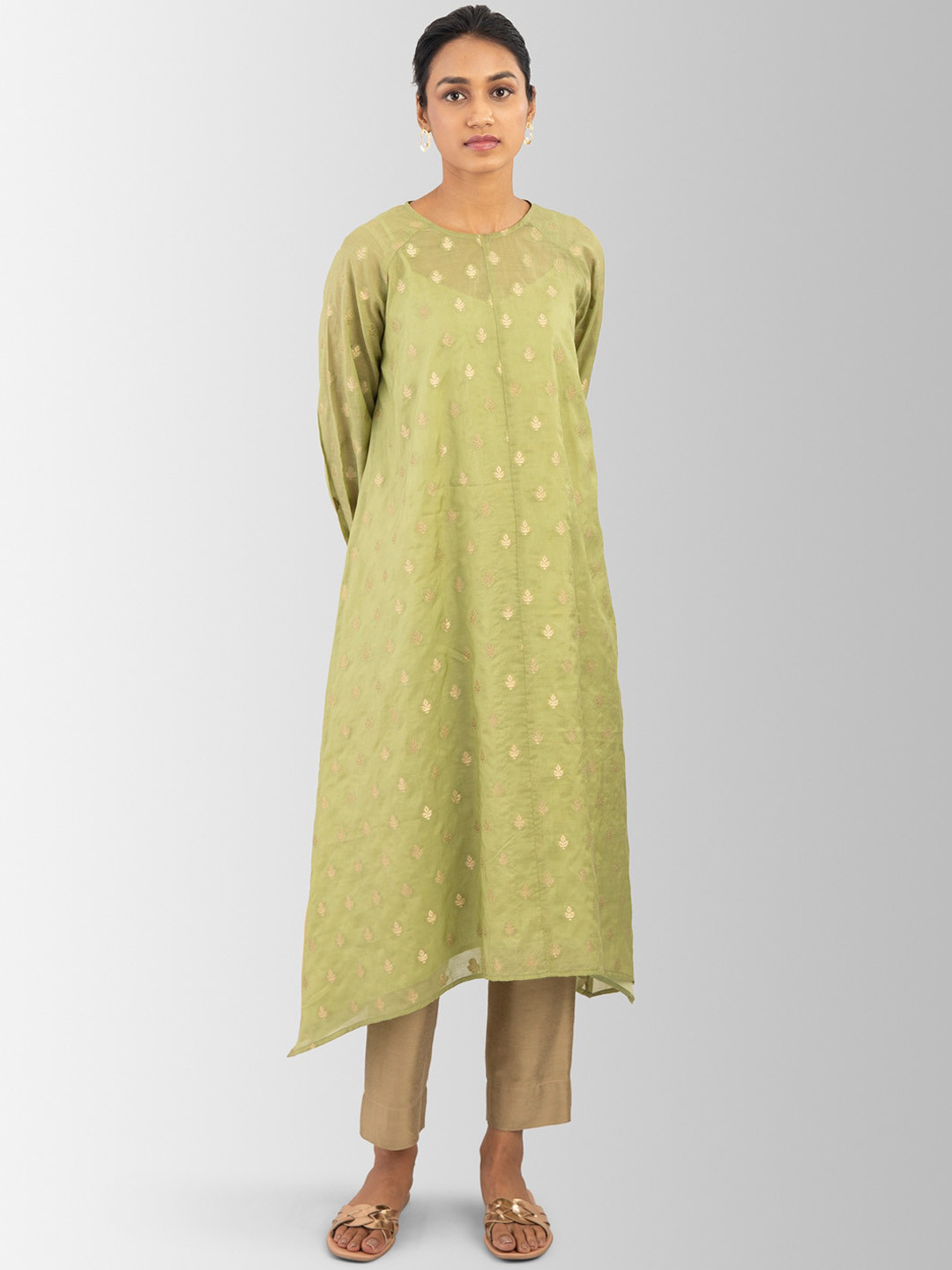 

Marigold by FableStreet Women Green & Gold-Coloured Ethnic Motifs Kurta with Trousers
