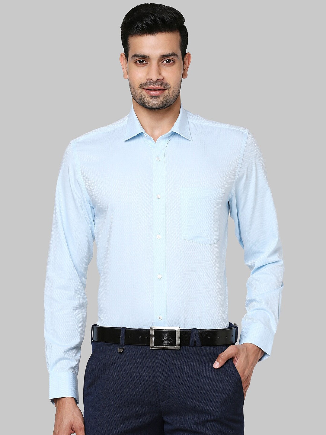 

Park Avenue Men Blue Formal Cotton Shirt