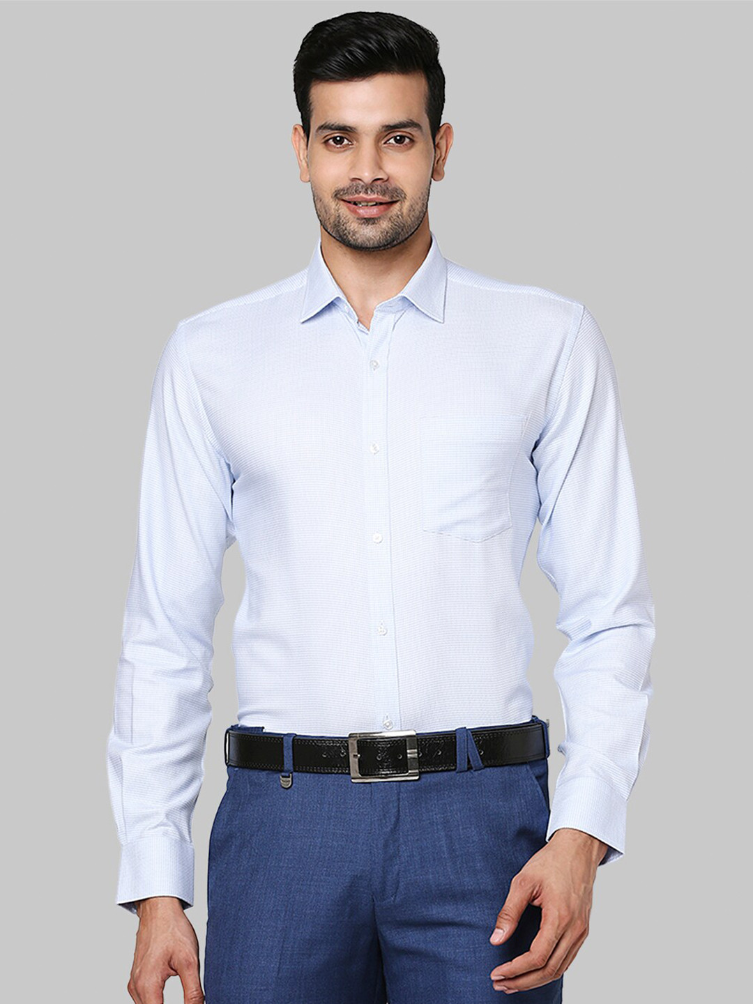 

Park Avenue Men Blue Slim Fit Cotton Checked Formal Shirt