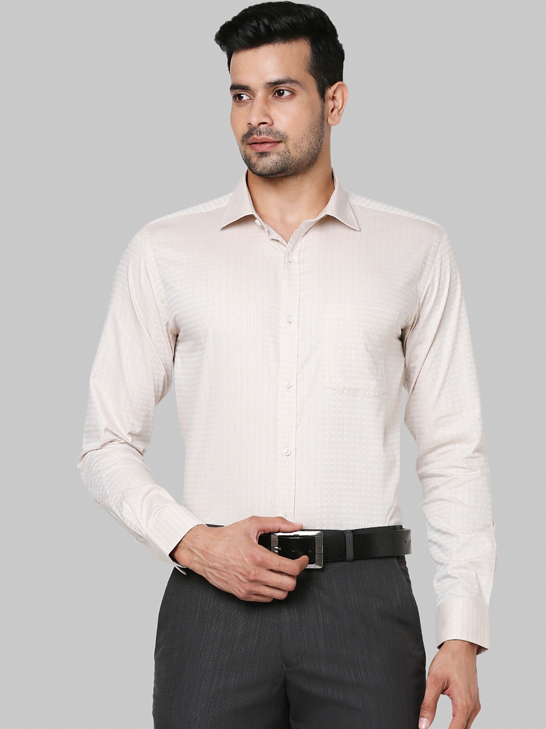 

Park Avenue Men Yellow Slim Fit Checked Formal Shirt