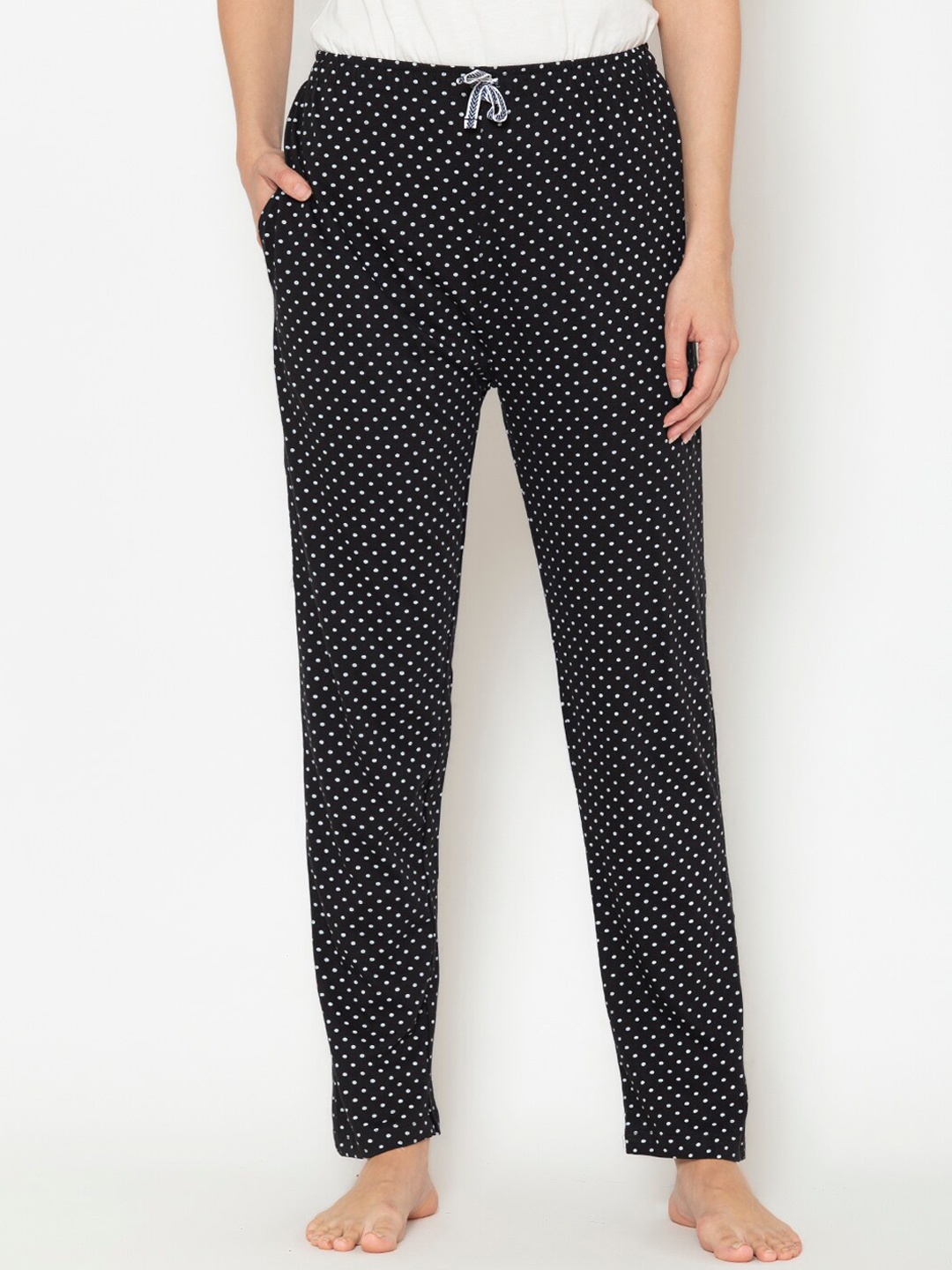 

Lounge Dreams Women Black & White Polka Dots Printed Pure Cotton Lounge Pants