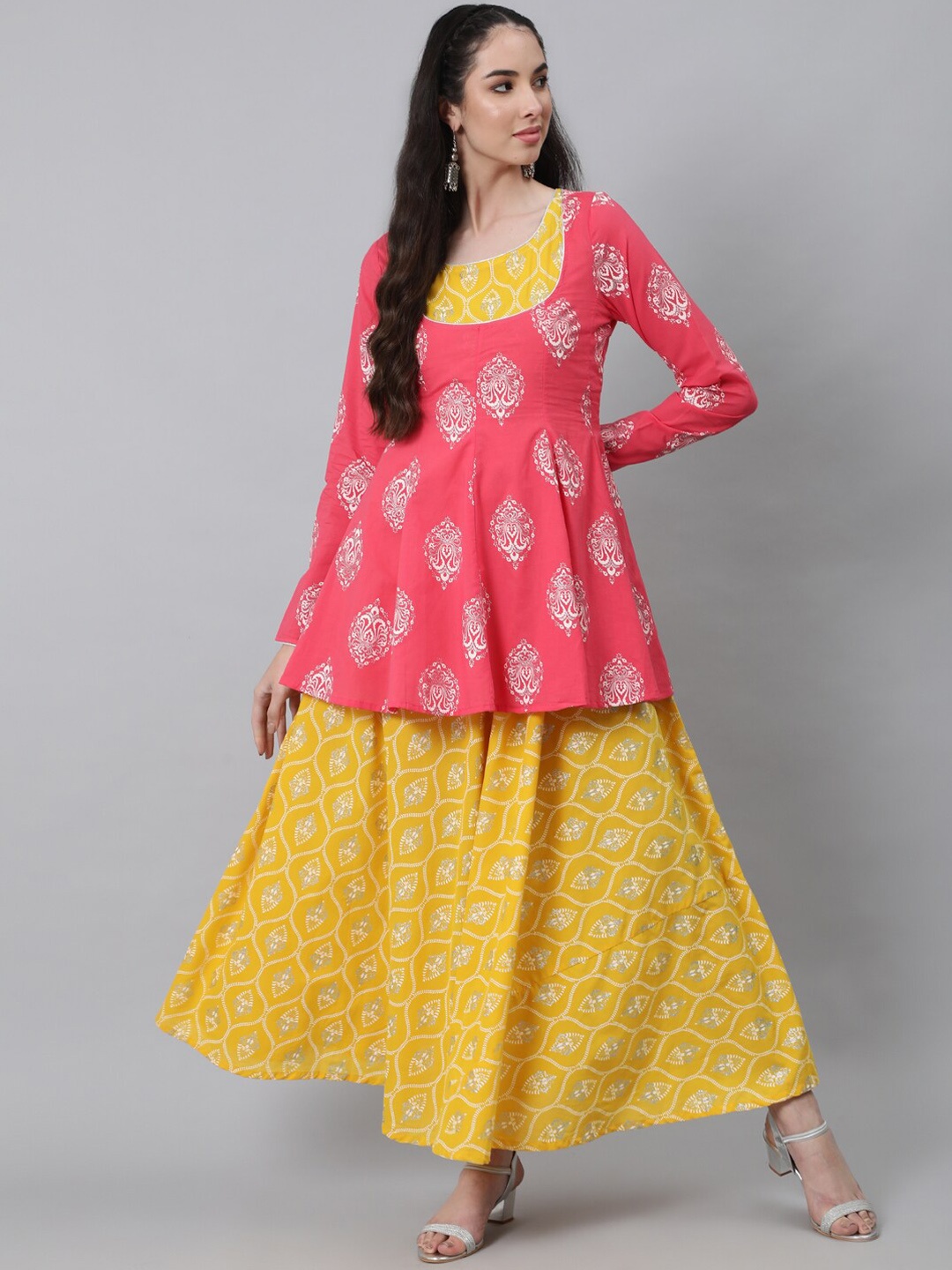 

antaran Women Yellow Ethnic Motifs Printed Layered Kurta with Trousers