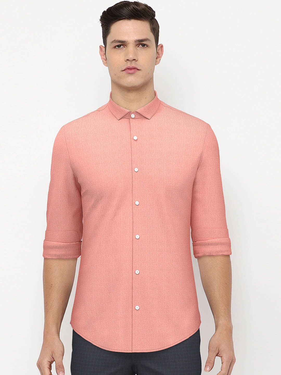 

Peter England Men Peach-Coloured Solid Athletic Fit Formal Shirt