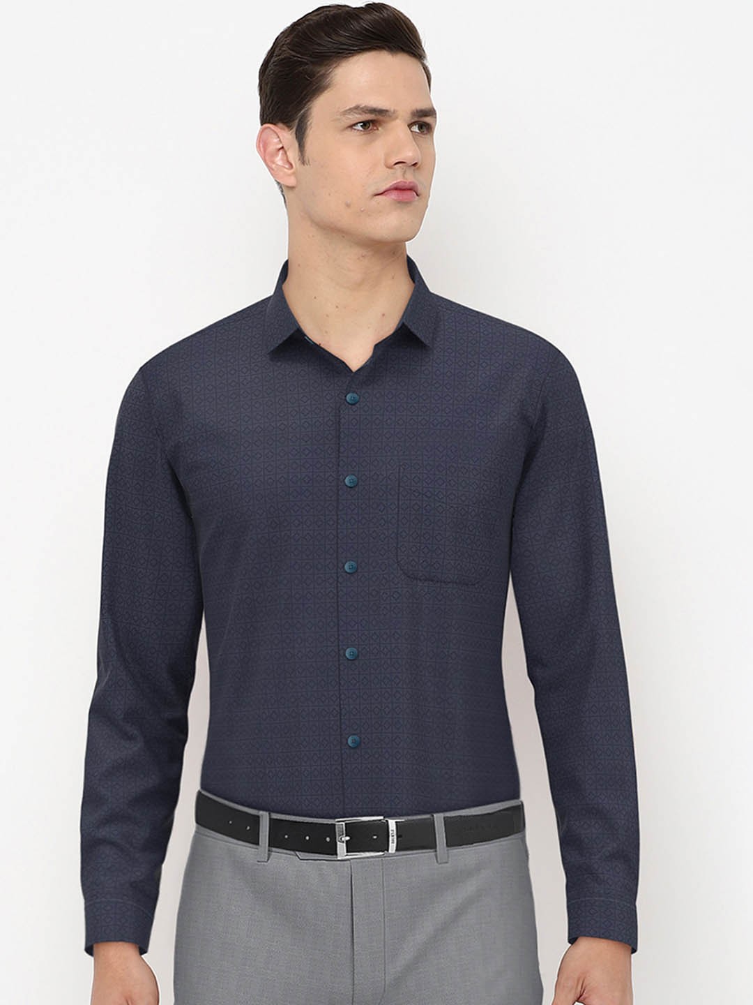 

Peter England Men Navy Blue & White Slim Fit Printed Casual Shirt