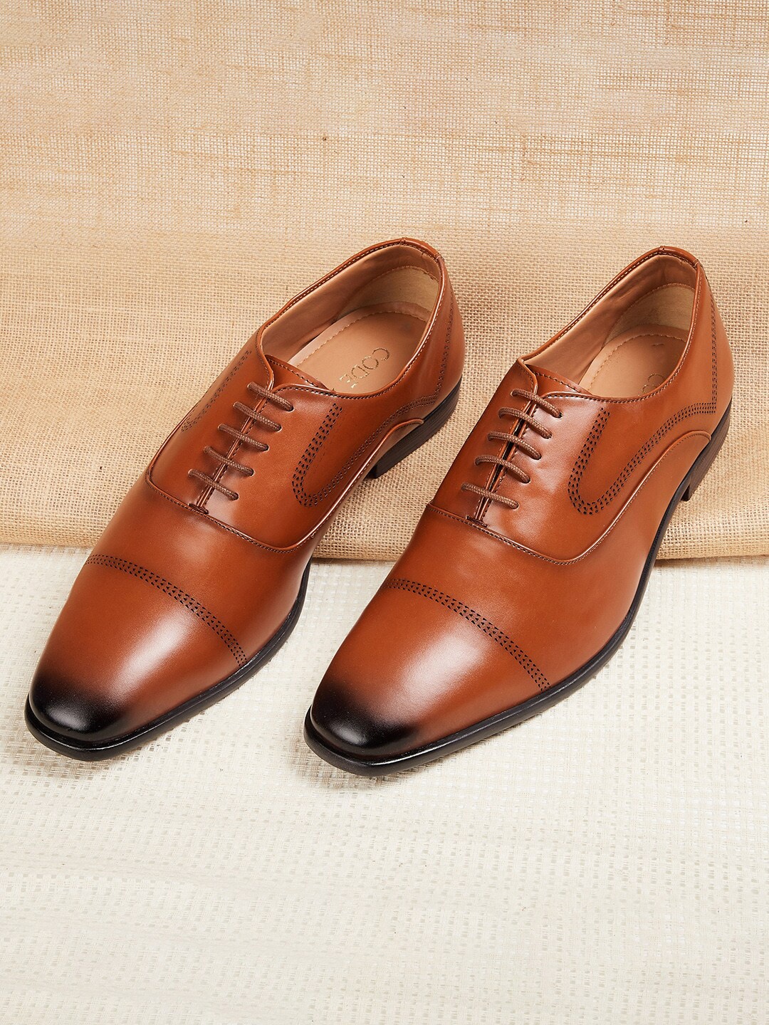 

CODE by Lifestyle Men Brown Textured Oxfords