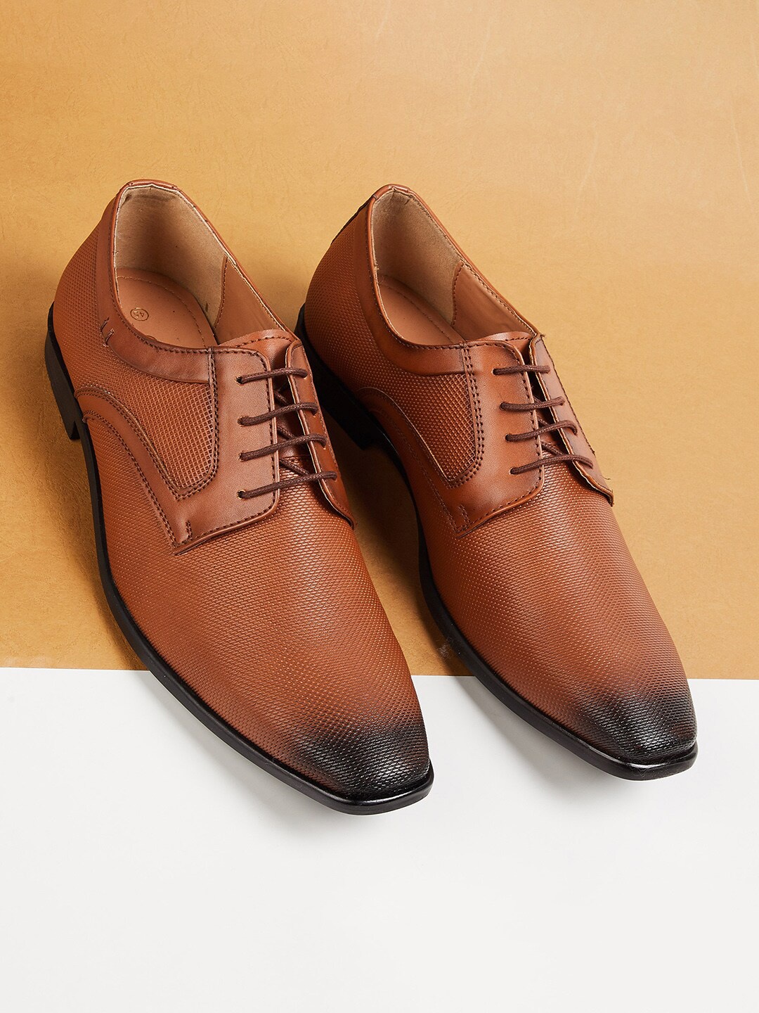 

CODE by Lifestyle Men Brown Textured Derbys