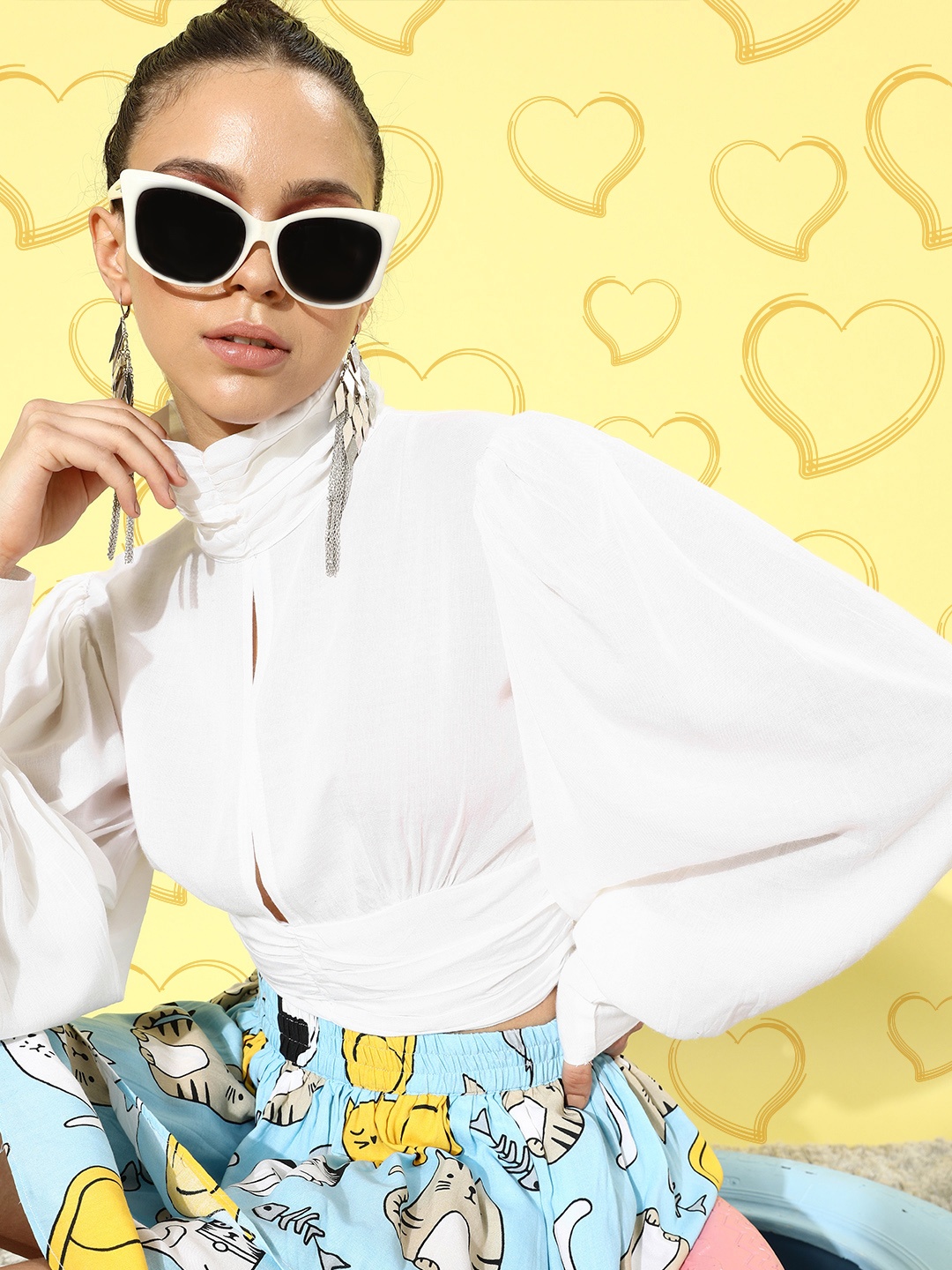 

SCORPIUS Women Classic White Solid Cropped Top