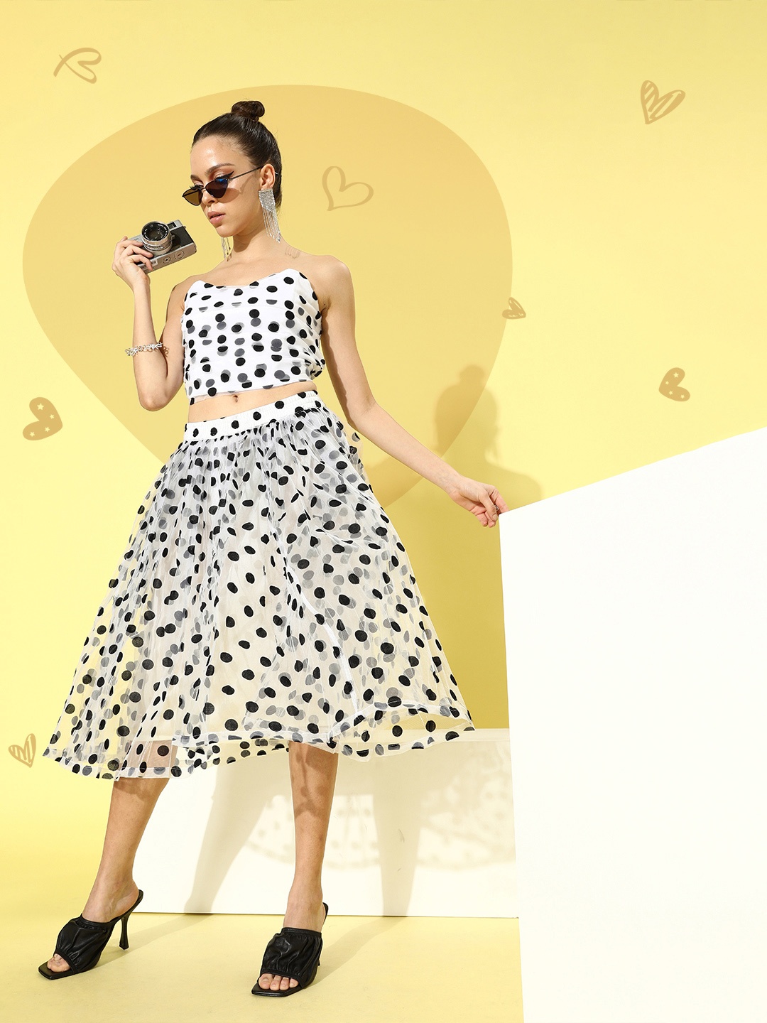 SCORPIUS Women Beautiful Off-White Geometric Polka Dotted Skirt