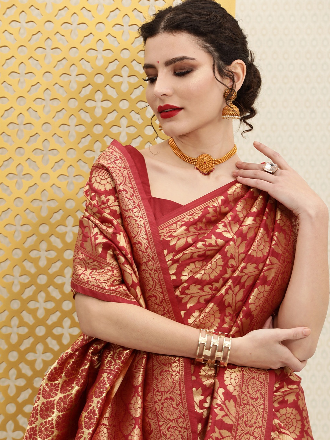 

House of Pataudi Maroon & Golden Ethnic Woven Design Zari Jashn Banarasi Saree