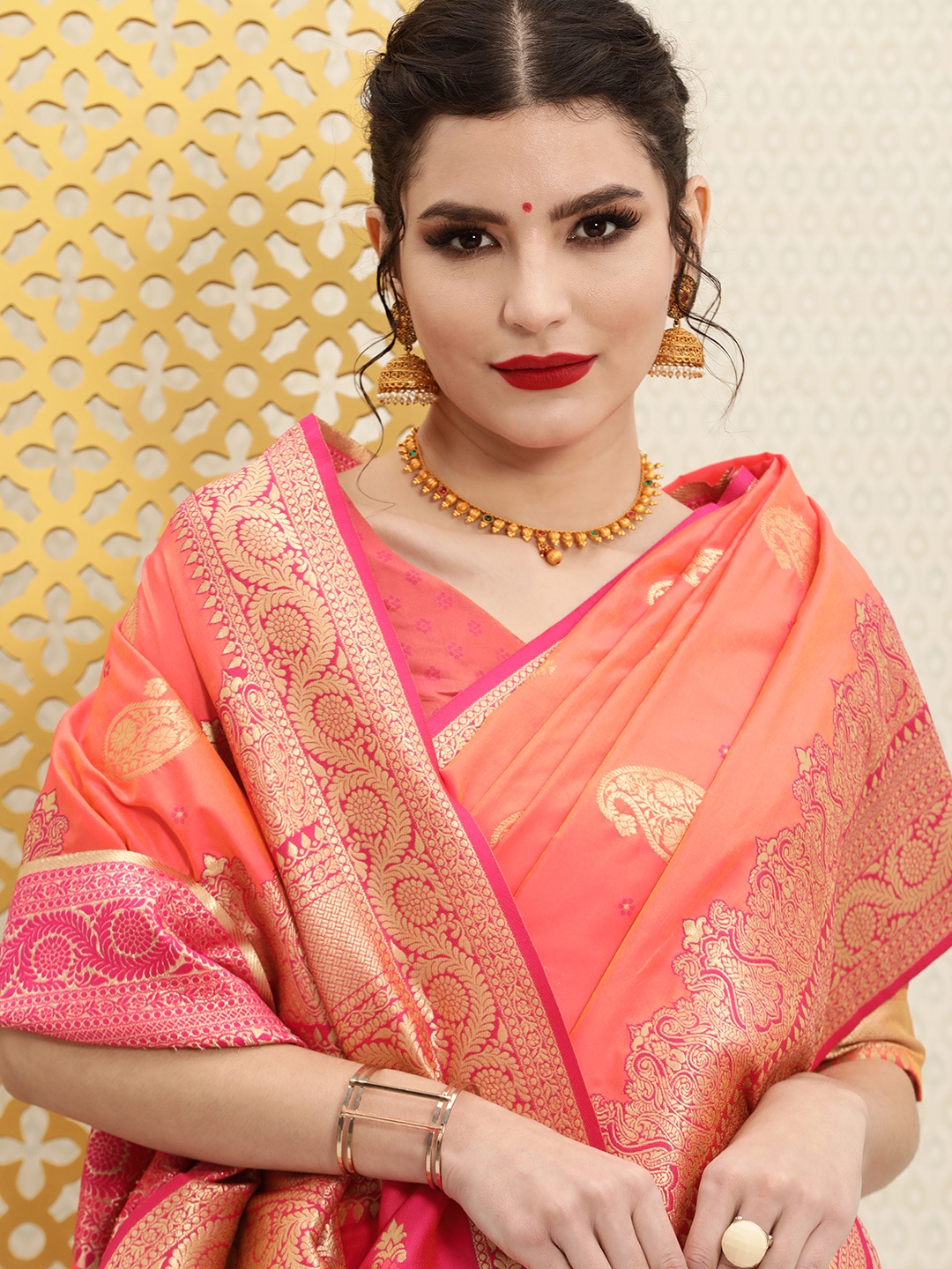 

House of Pataudi Orange & Golden Paisley Woven Design Dual Tone Jashn Banarasi Saree