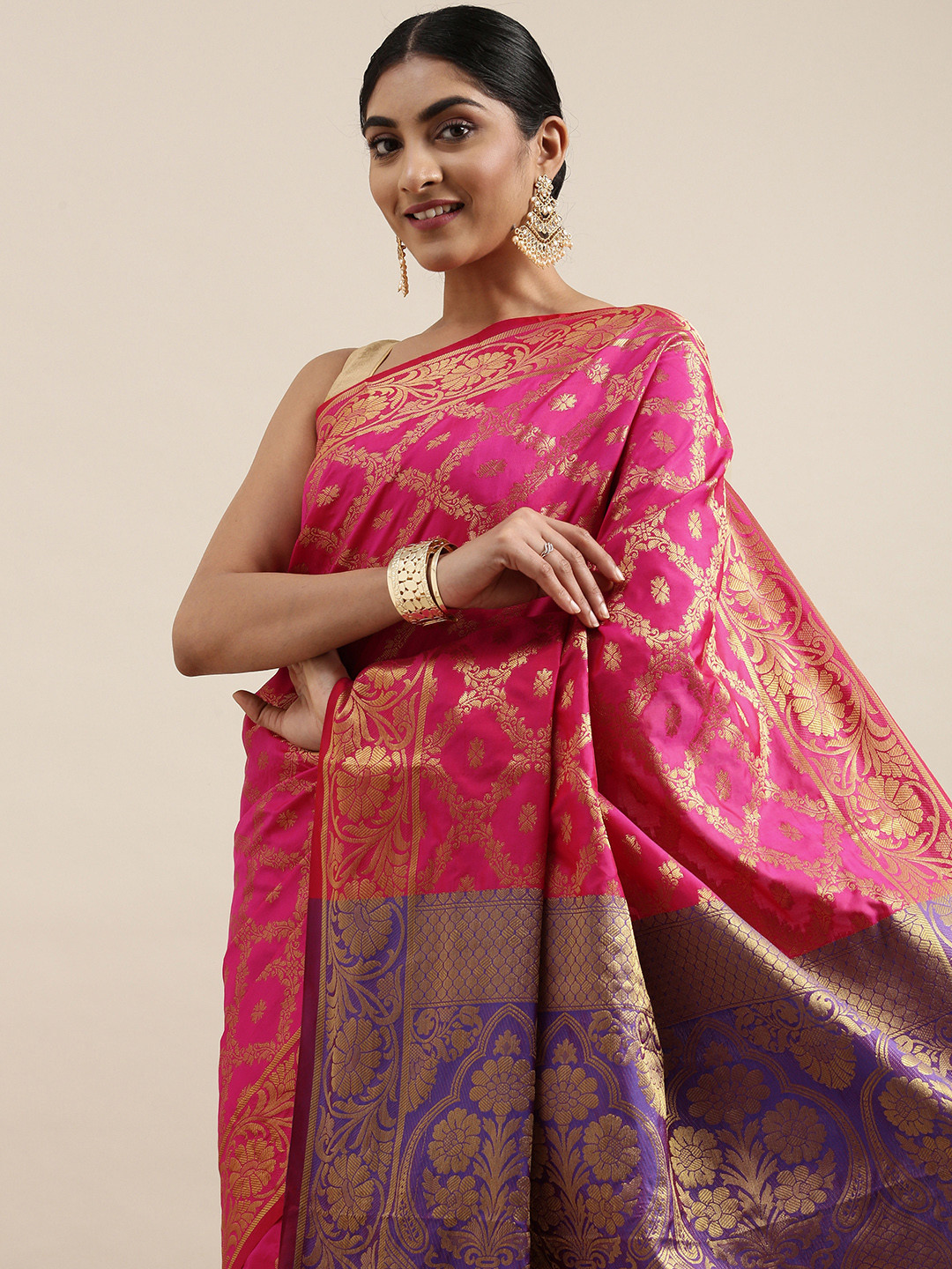 

Mitera Pink & Golden Woven Design Zari Patola Silk Saree