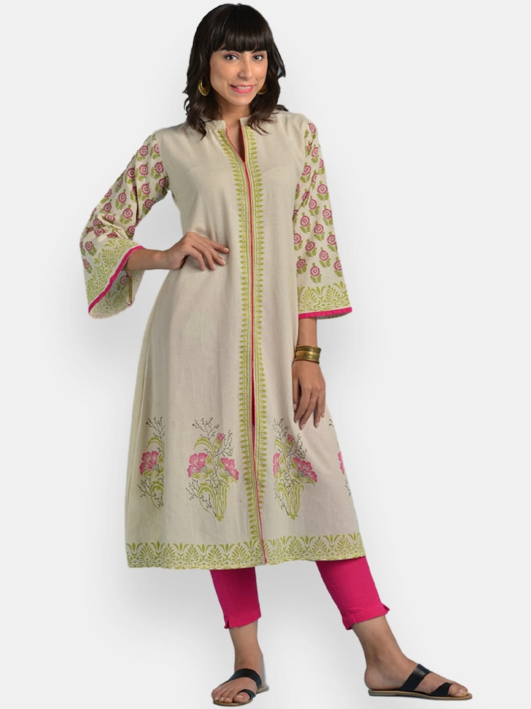 

VEDANA Women Beige Ethnic Motifs Printed Flared Sleeves Kurta