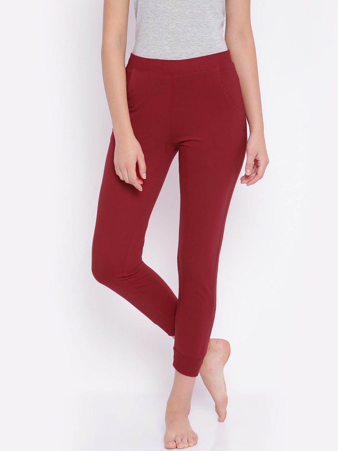 

Sweet Dreams Women Red Solid Slim Fit Cotton Joggers