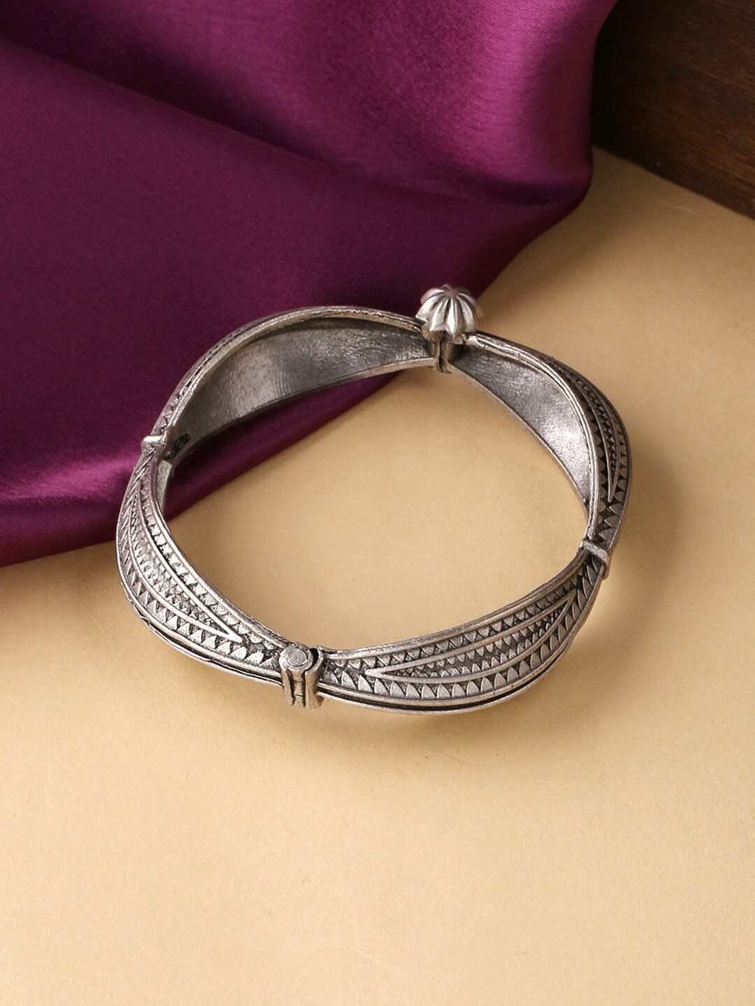 

Yellow Chimes Women Silver-Toned Brass Oxidised Silver-Plated Bangle-Style Bracelet