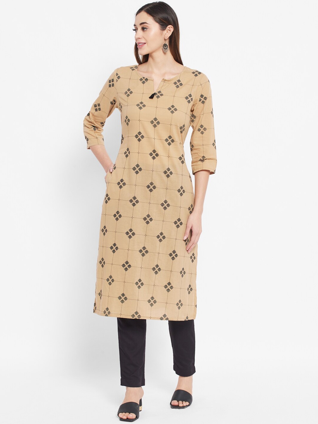 

DESI BEATS Women Beige & Black Geometric Printed Pure Cotton Kurta