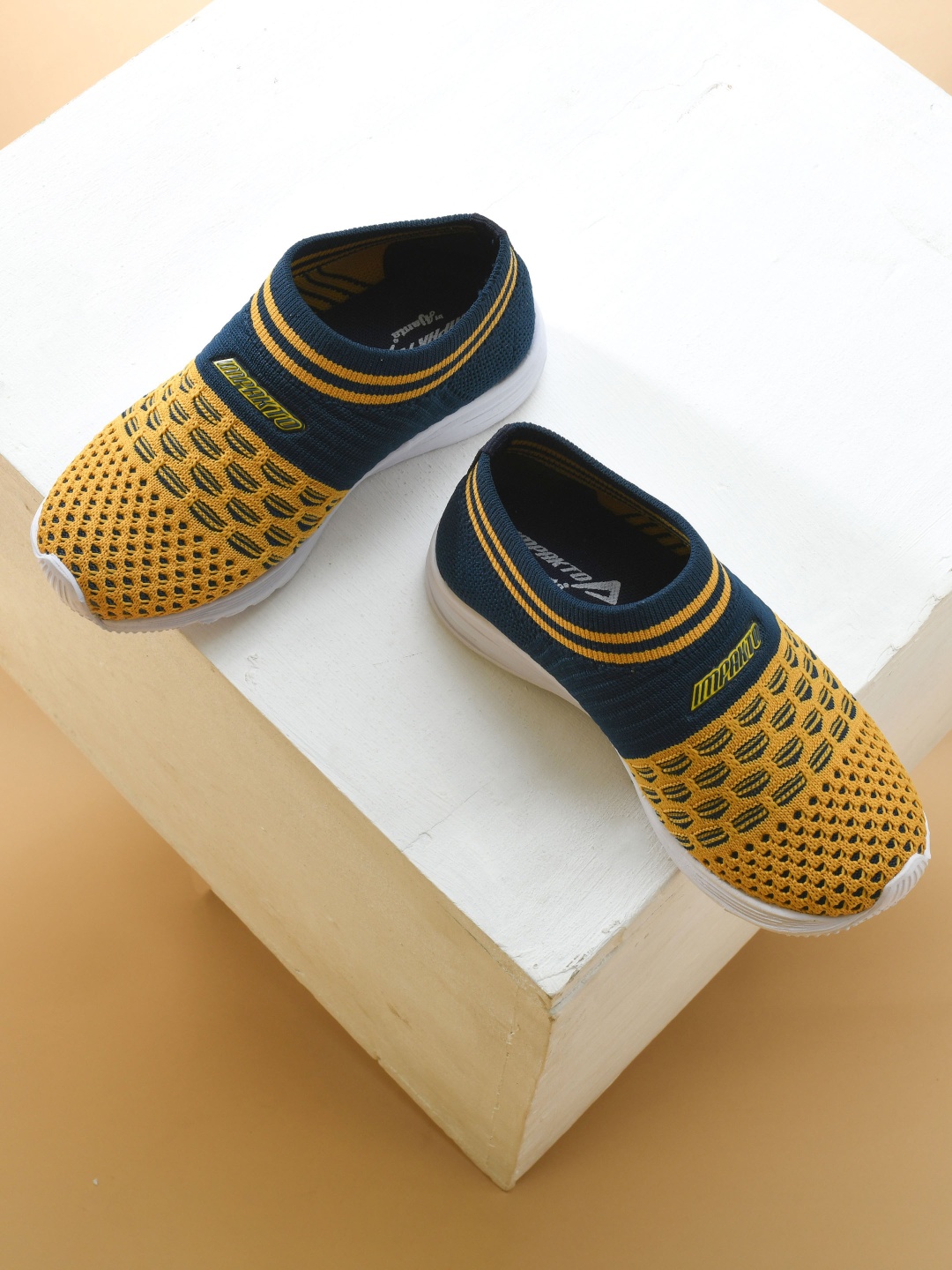 

IMPAKTO Boys Navy Blue & Yellow Colourblocked Slip-On Sneakers