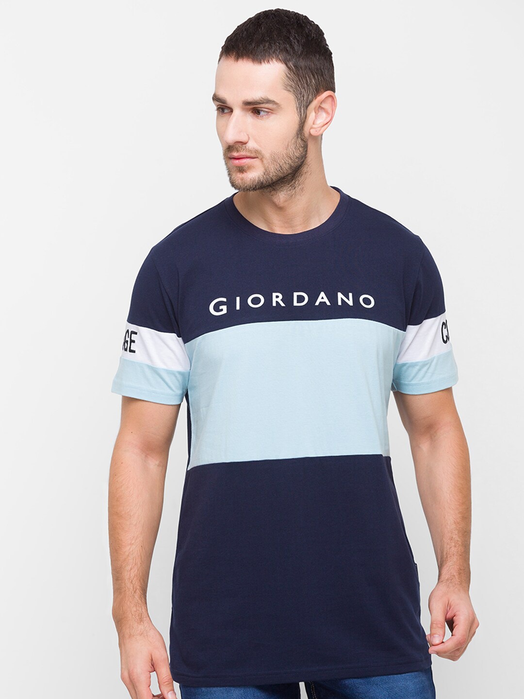 

GIORDANO Men Blue Colourblocked Slim Fit Cotton T-shirt