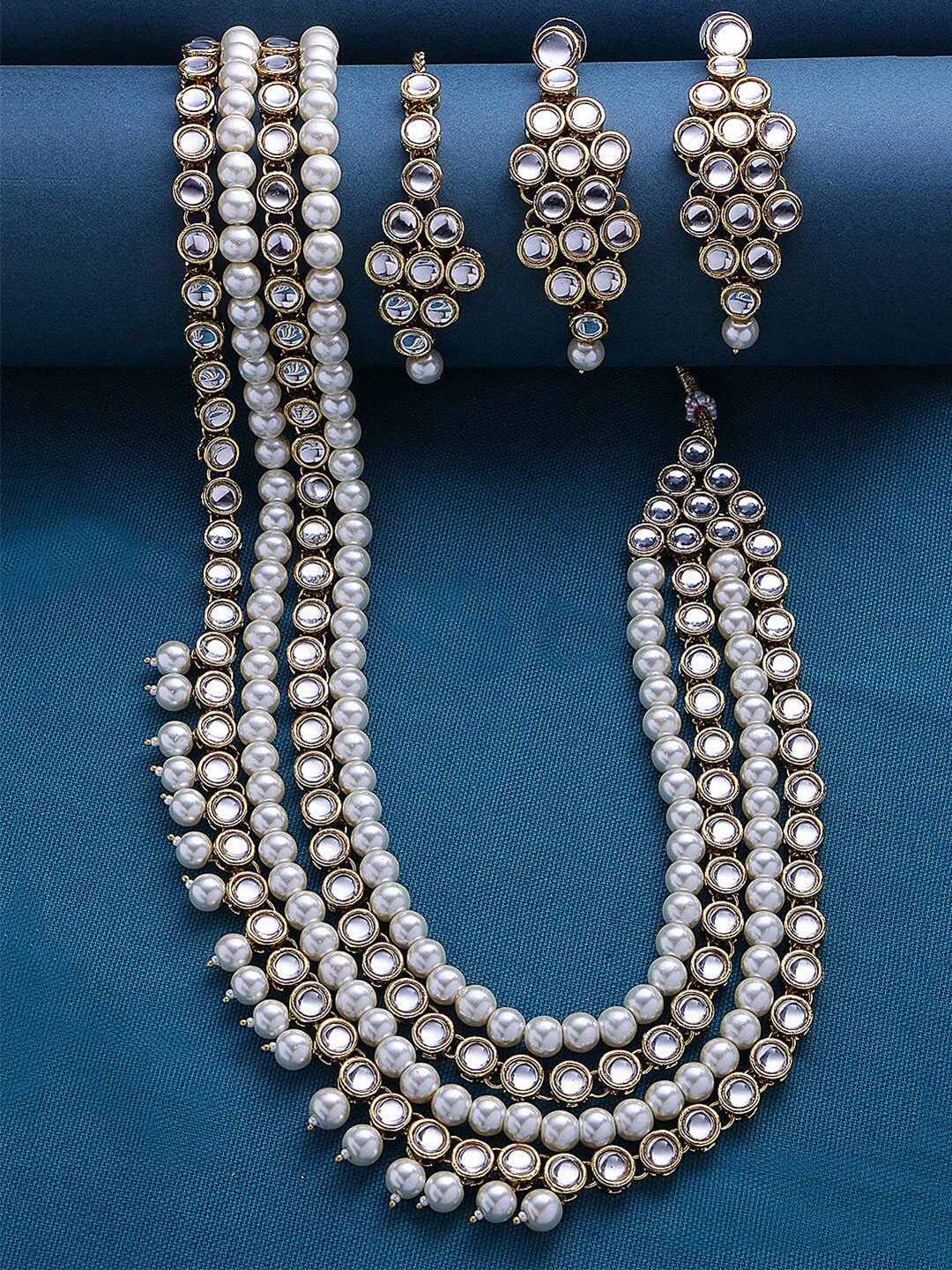 

LIVE EVIL White Gold-Plated Kundan Studded Jewellery Set With Maang Tika