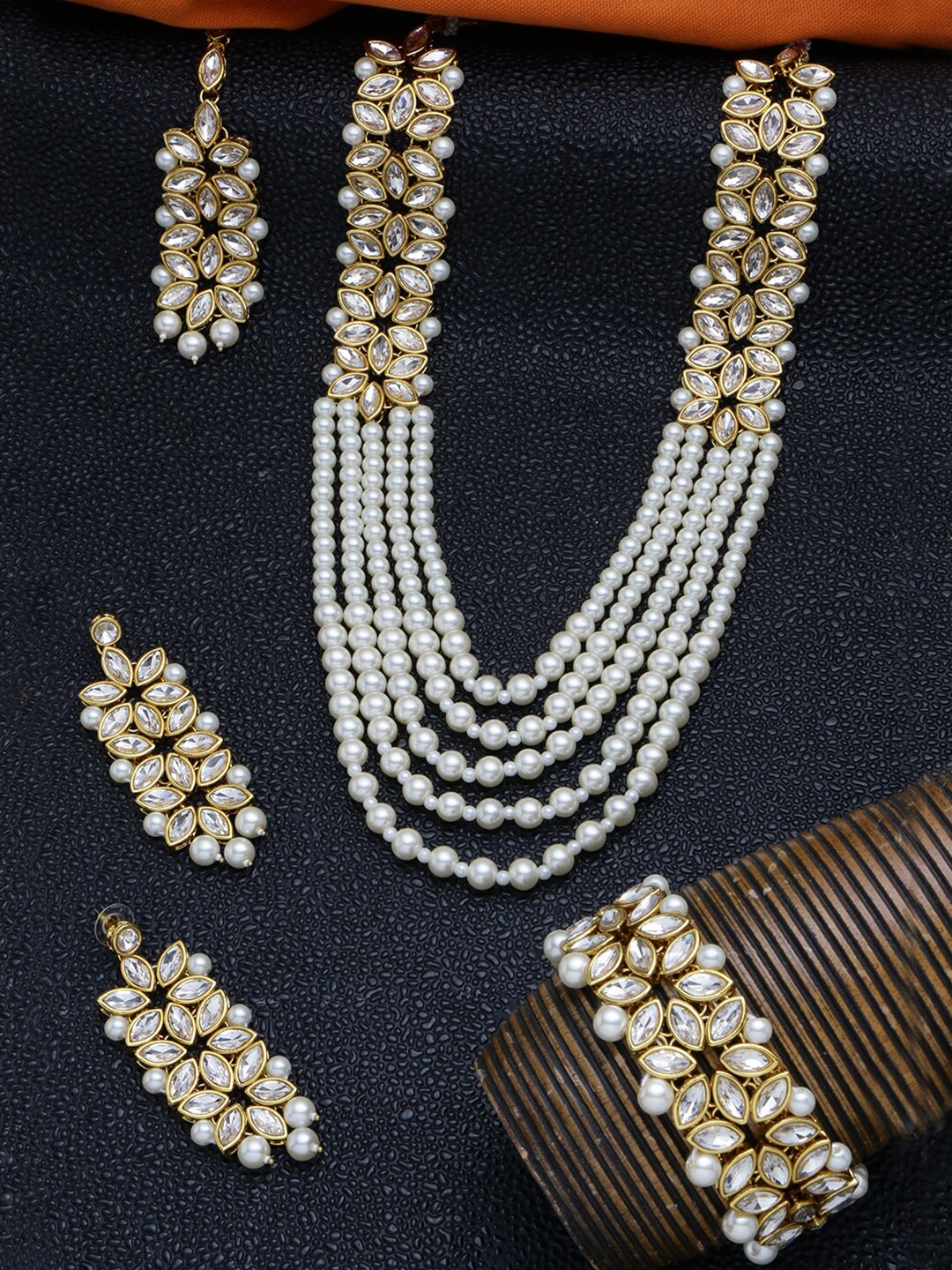 

LIVE EVIL White & Gold-Plated Kundan Studded & Beaded Jewellery Set