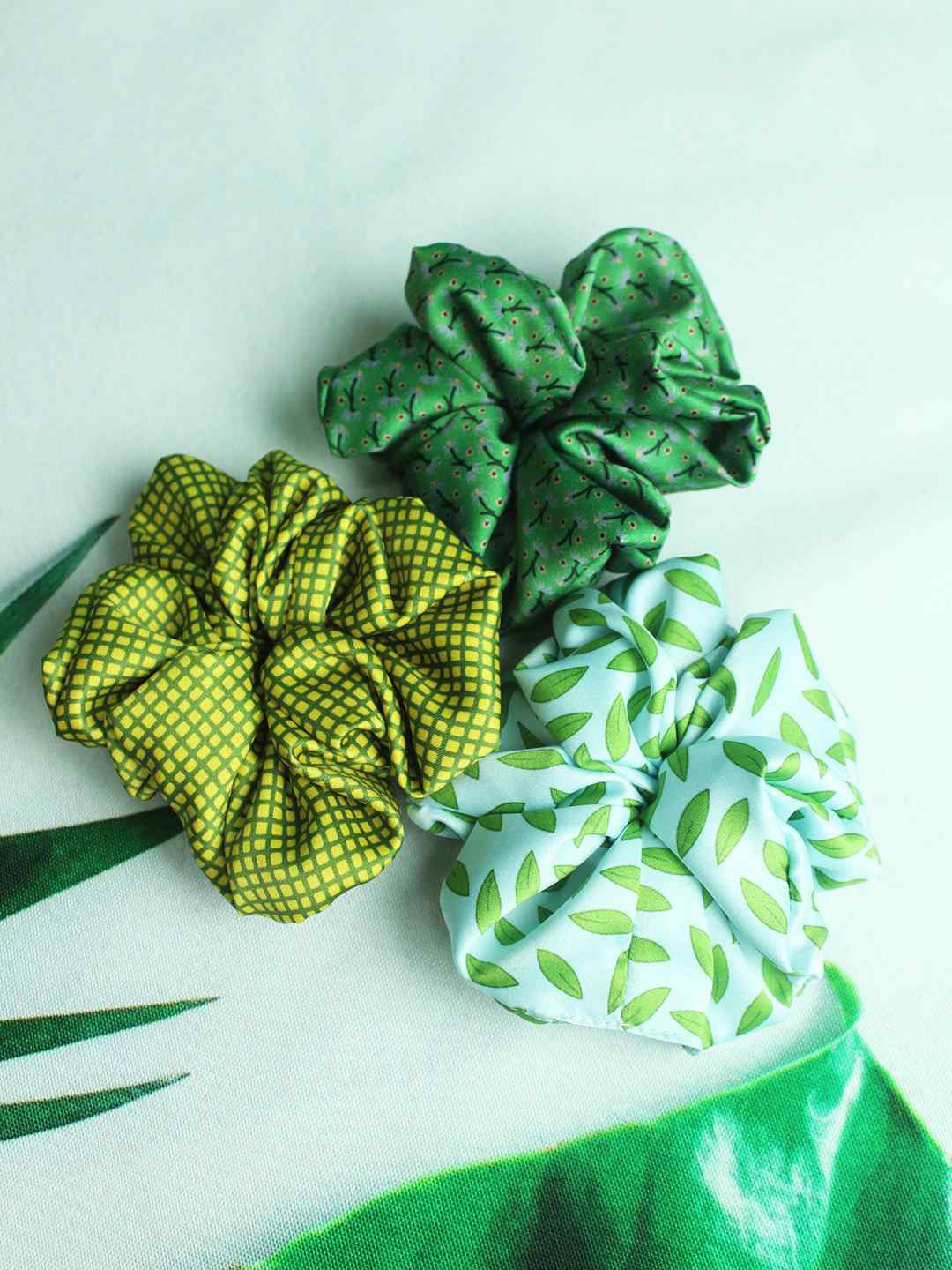 

Tossido Women Green Set of 3 Ponytail Holders