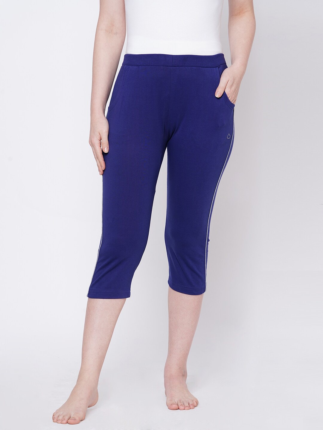 

Sweet Dreams Women Blue Solid Slim Fit Lounge Capris