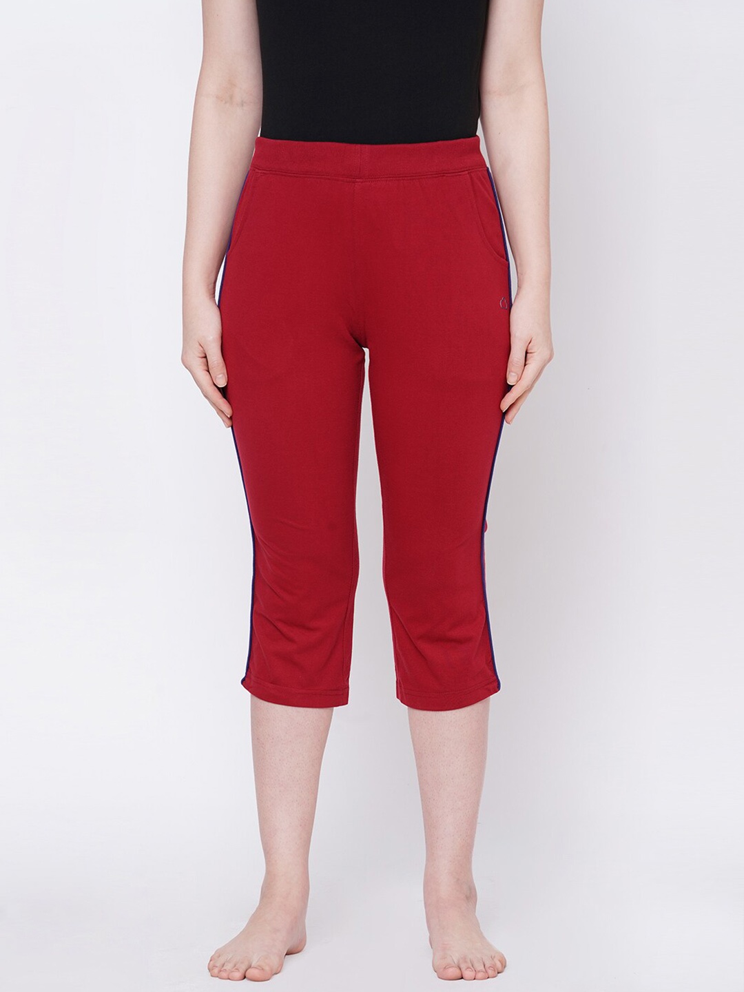 

Sweet Dreams Women Red Cotton Lounge Capris