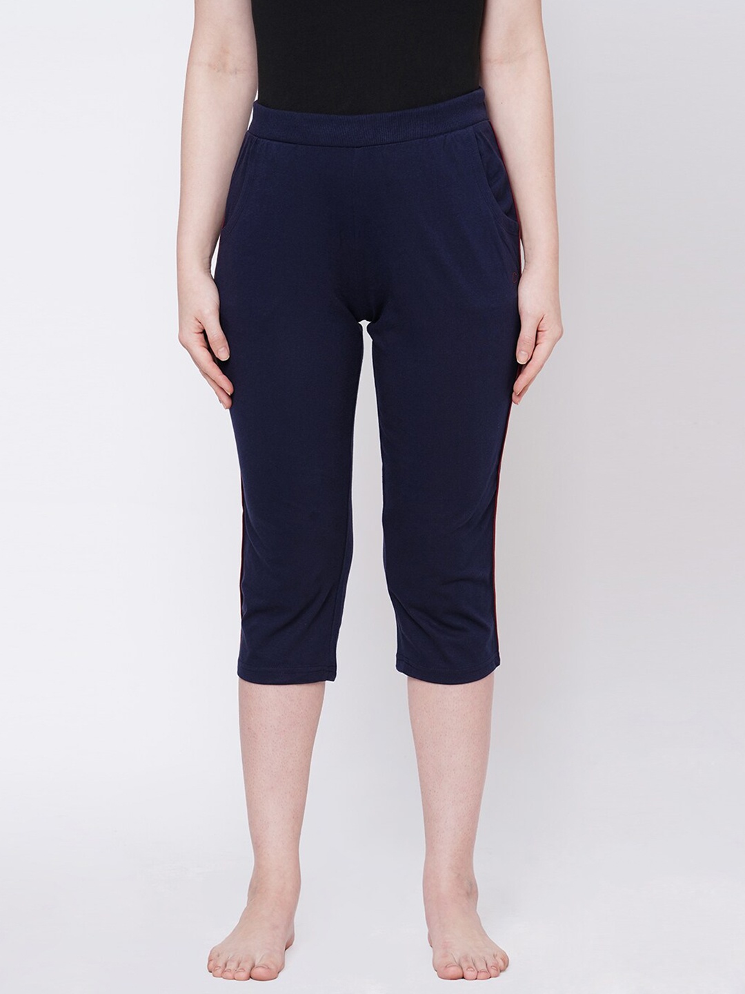 

Sweet Dreams Women Navy Blue Solid Slim Fit Lounge Capris
