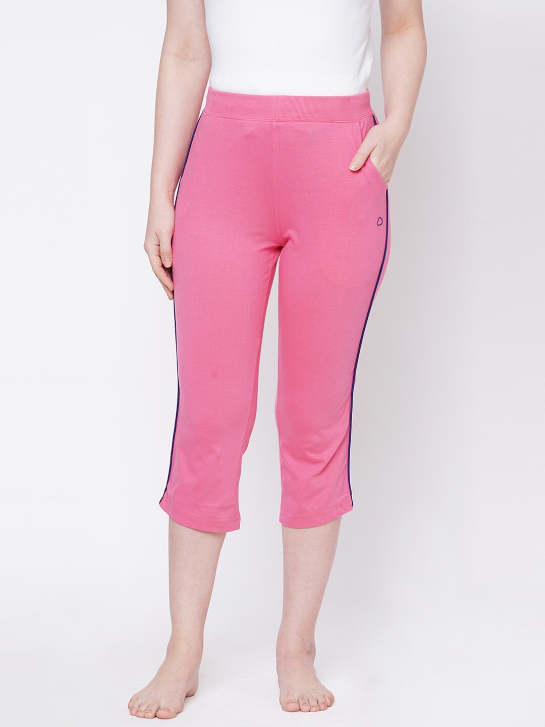 

Sweet Dreams Women Pink Solid Slim Fit Lounge Capris