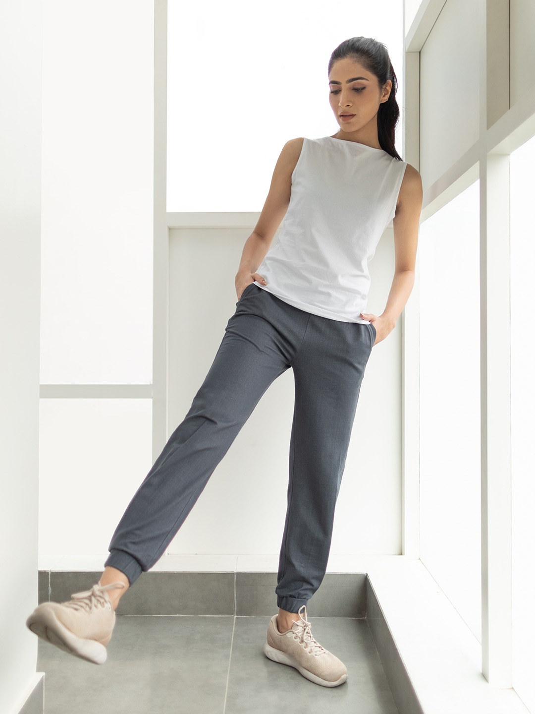 

elleven Women Grey Solid Regular Fit Joggers