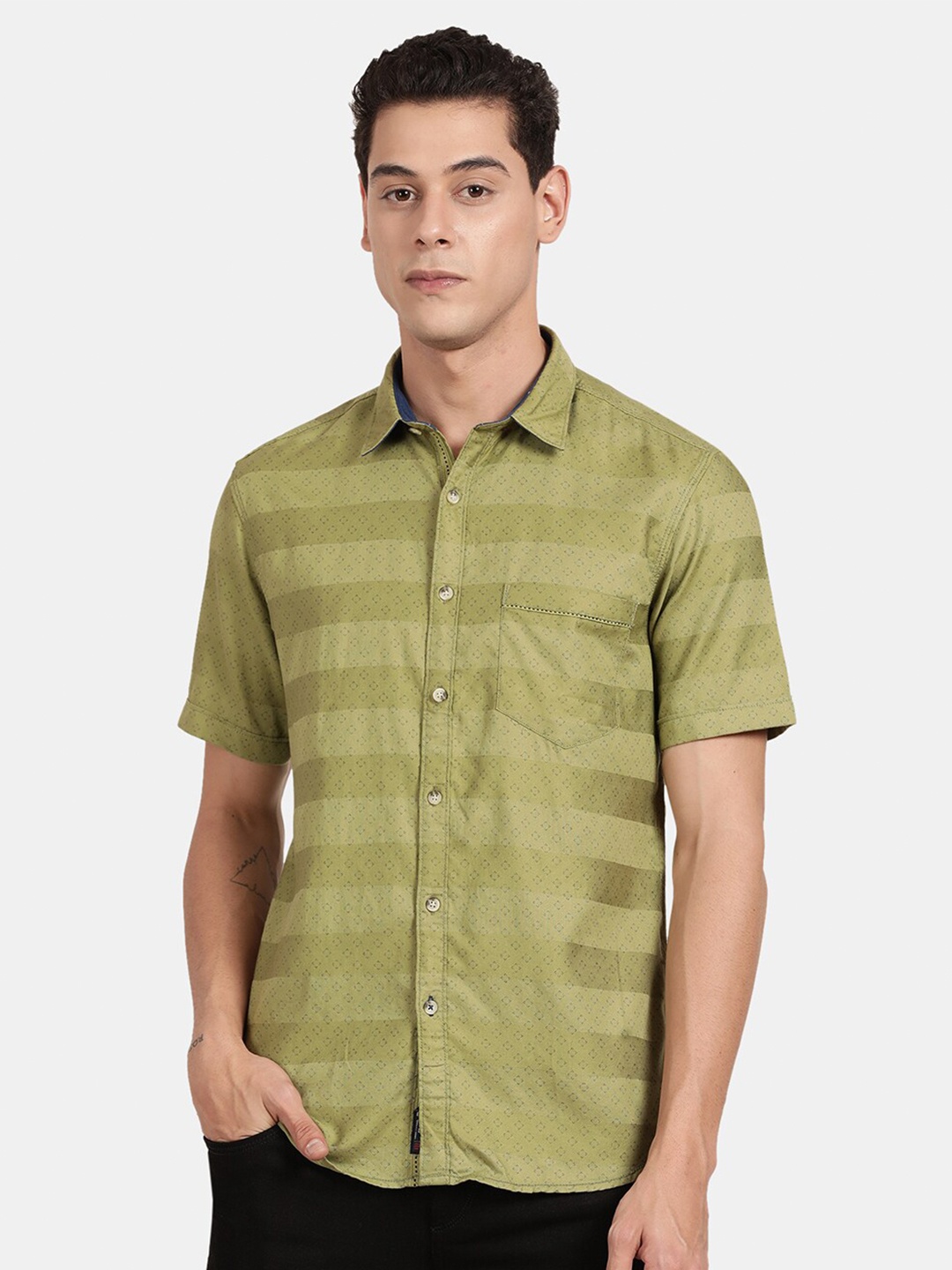 

t-base Men Green Horizontal Stripes Striped Casual Shirt