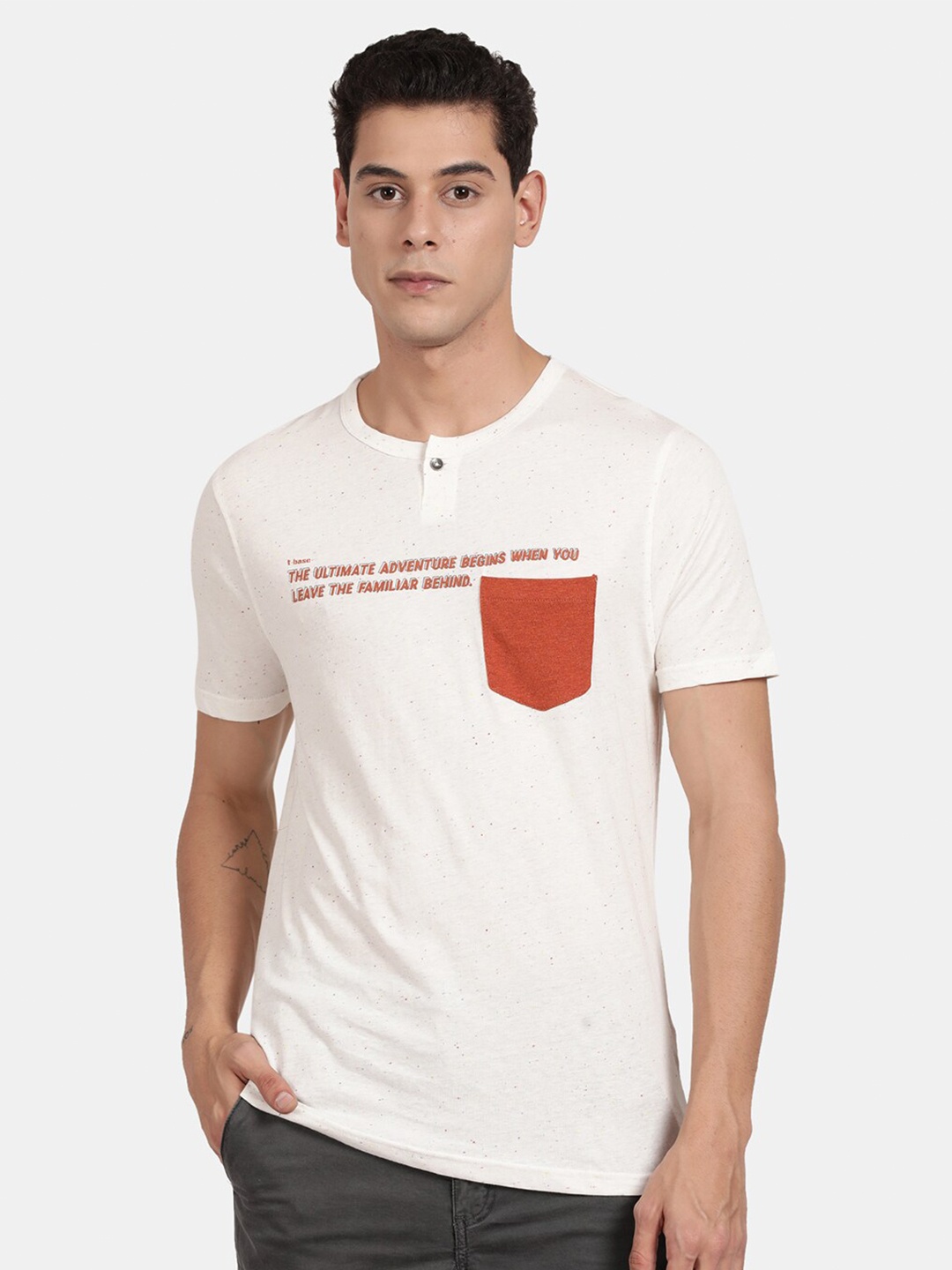 

t-base Men Off White Henley Neck Pockets T-shirt