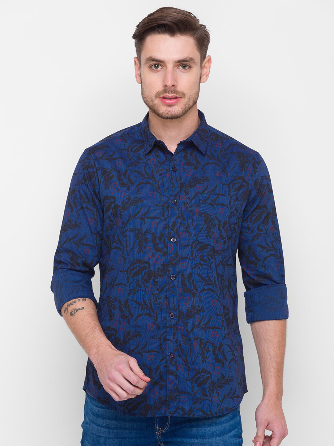 

Globus Men Navy Blue & Black Floral Printed Casual Shirt