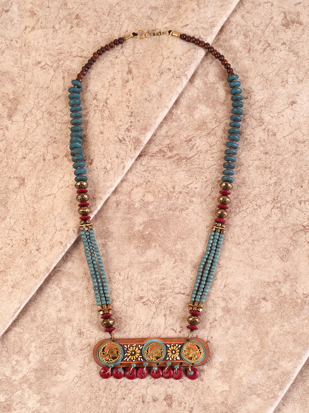 

AAKRITI ART CREATIONS Blue & Gold-Toned Brass Necklace