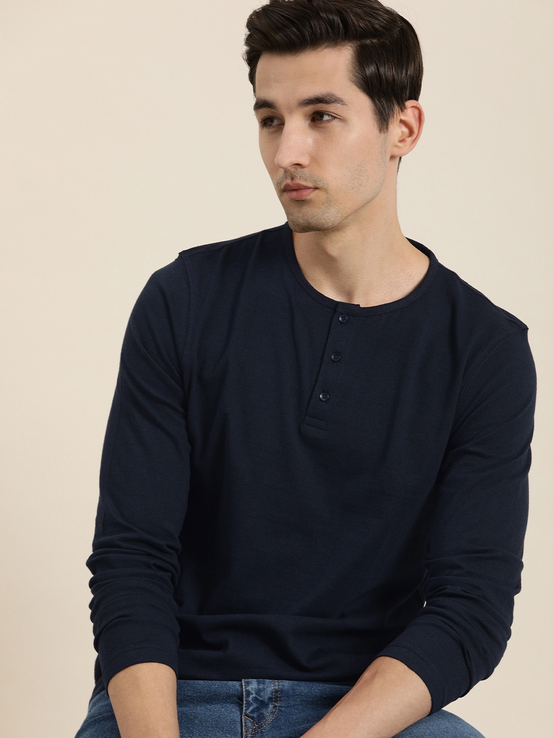 

ether Men Navy Blue Solid Henley Neck T-shirt