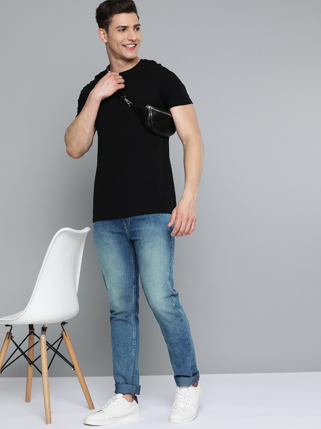 

HERE&NOW Men Blue Slim Fit Light Fade Stretchable Jeans