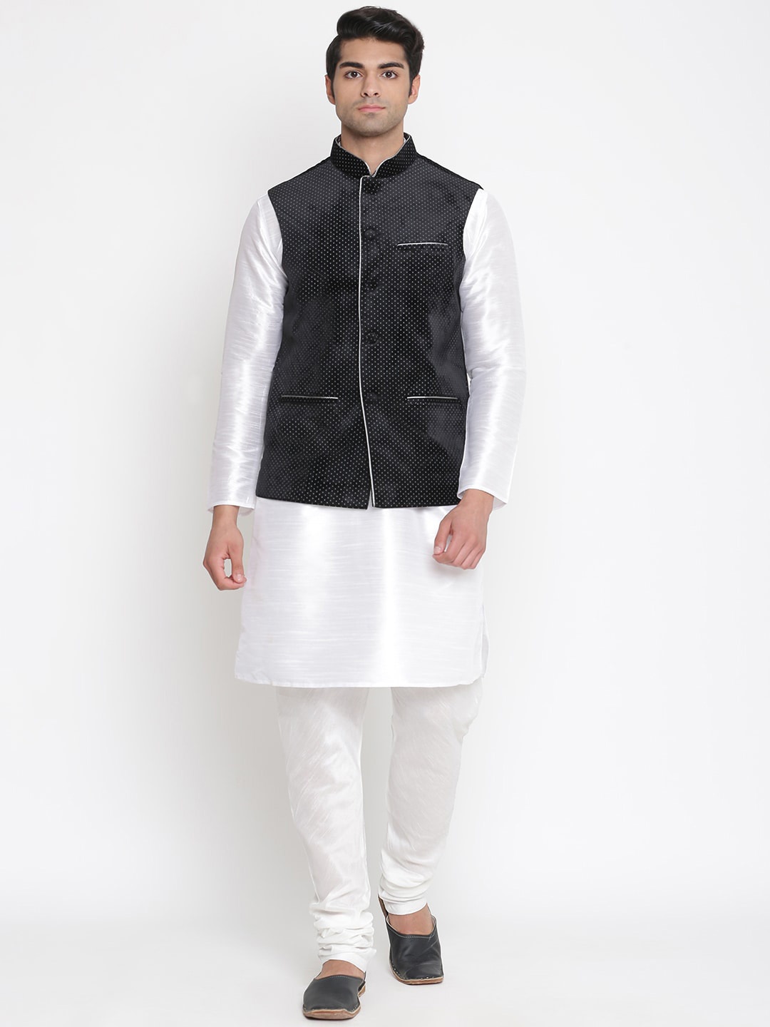 

VASTRAMAY Men White Kurta with Churidar & Nehru Jacket
