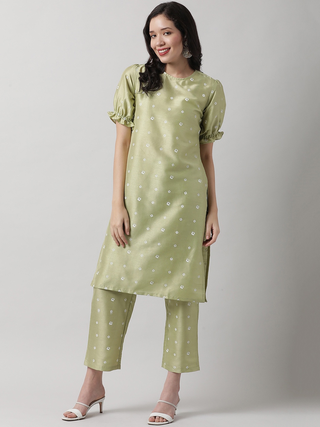 

Saaki Women Green Embellished Keyhole Neck Crepe Kurta