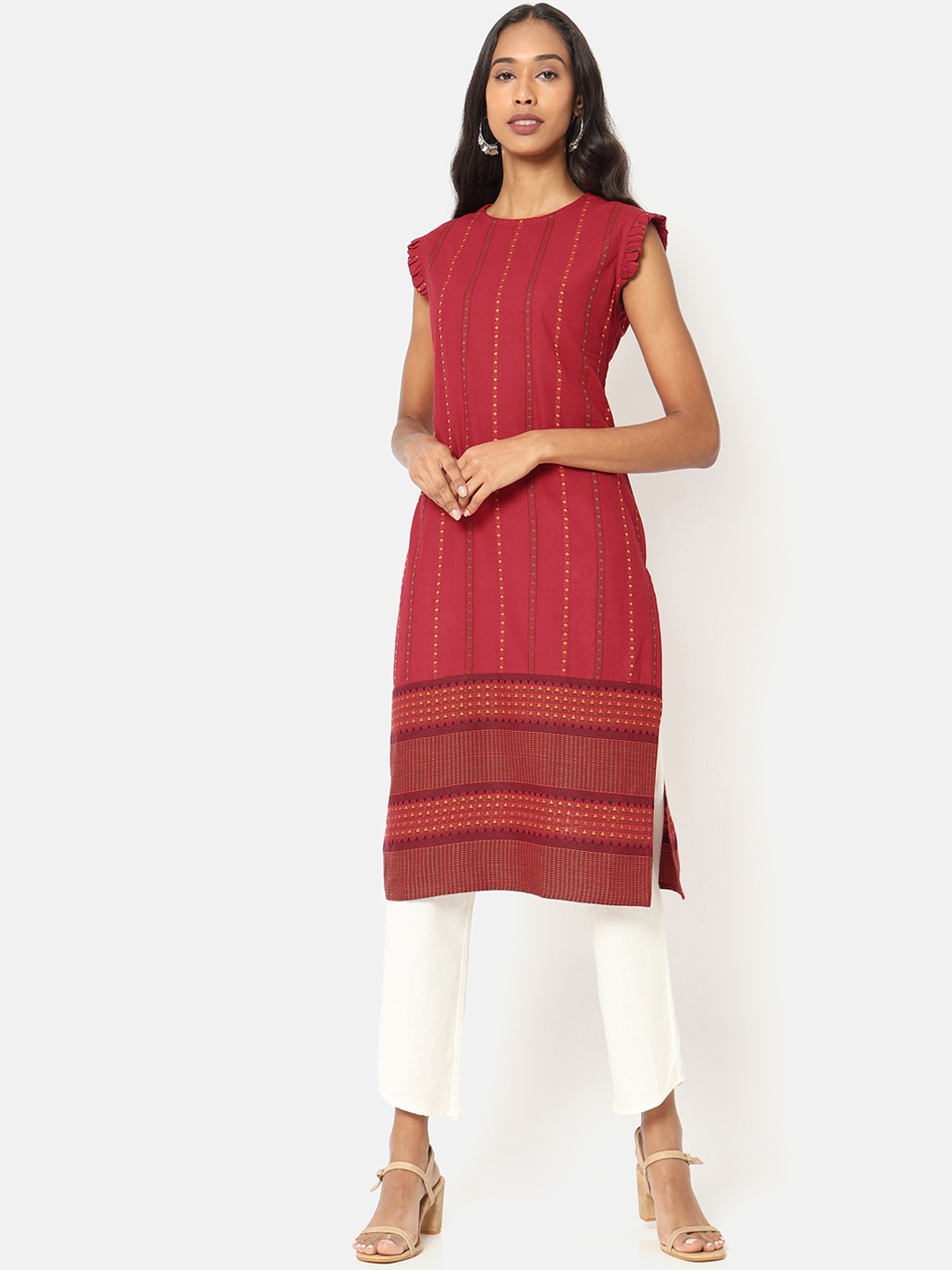 

Saaki Women Red Checked Thread Work Kurta