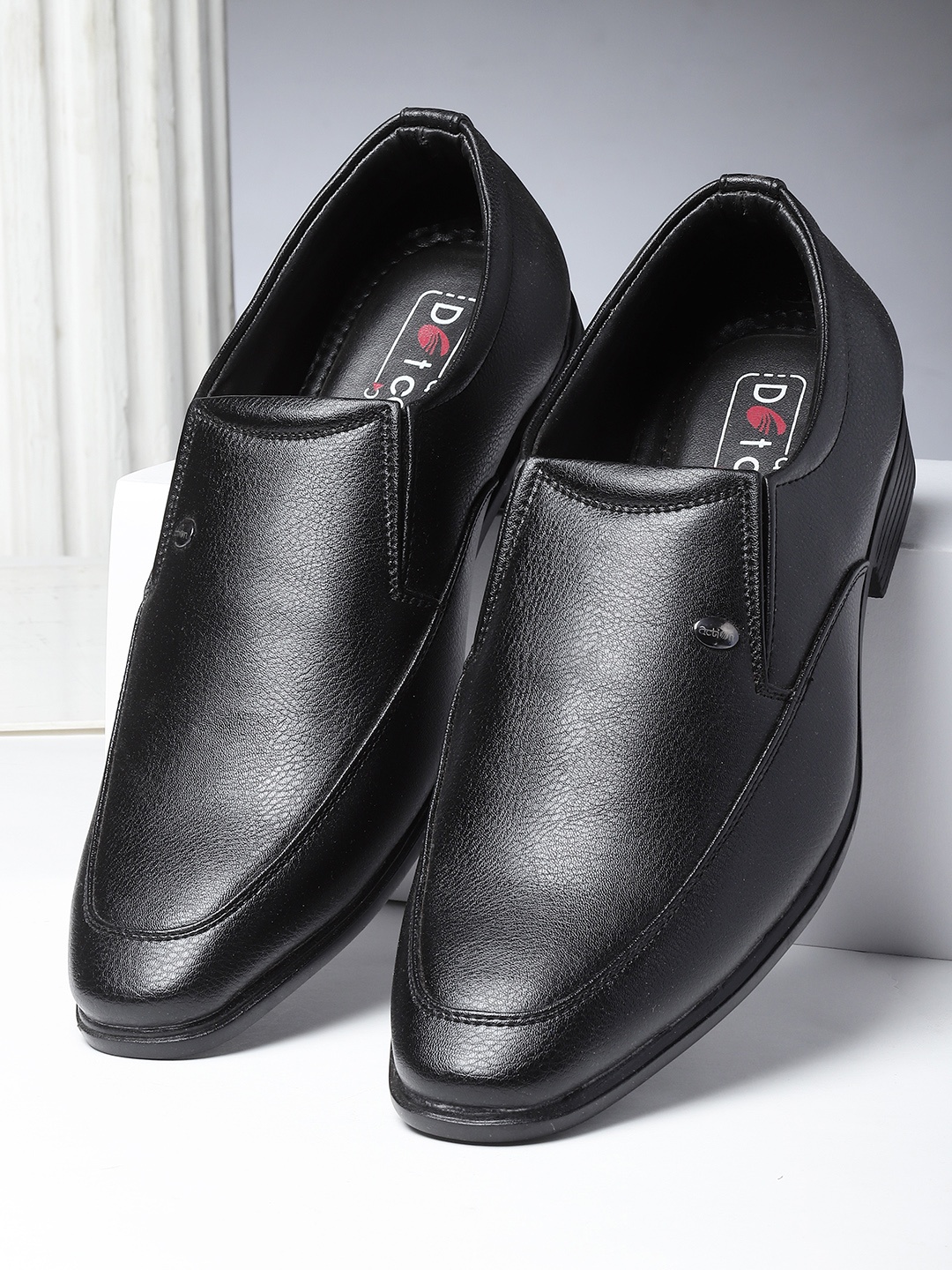 

Action Men Black Solid Formal Slip-Ons