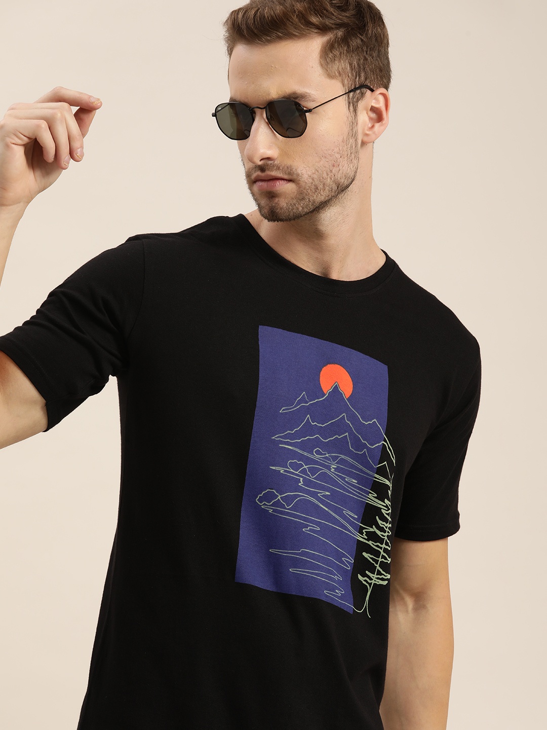 

Moda Rapido Men Black Graphical Printed Casual Longline T-shirt