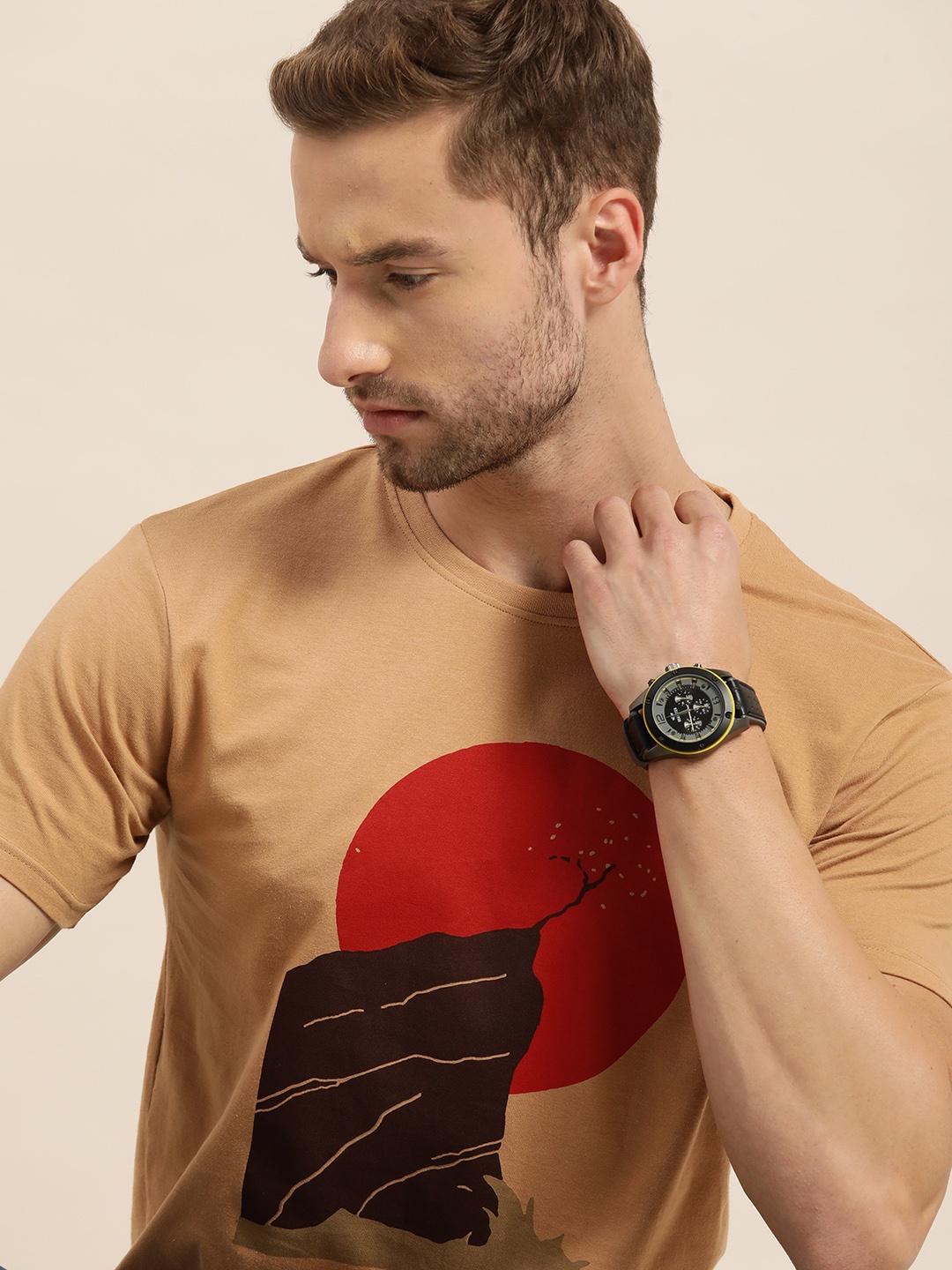 

Moda Rapido Men Brown & Red Graphical Printed Casual T-shirt
