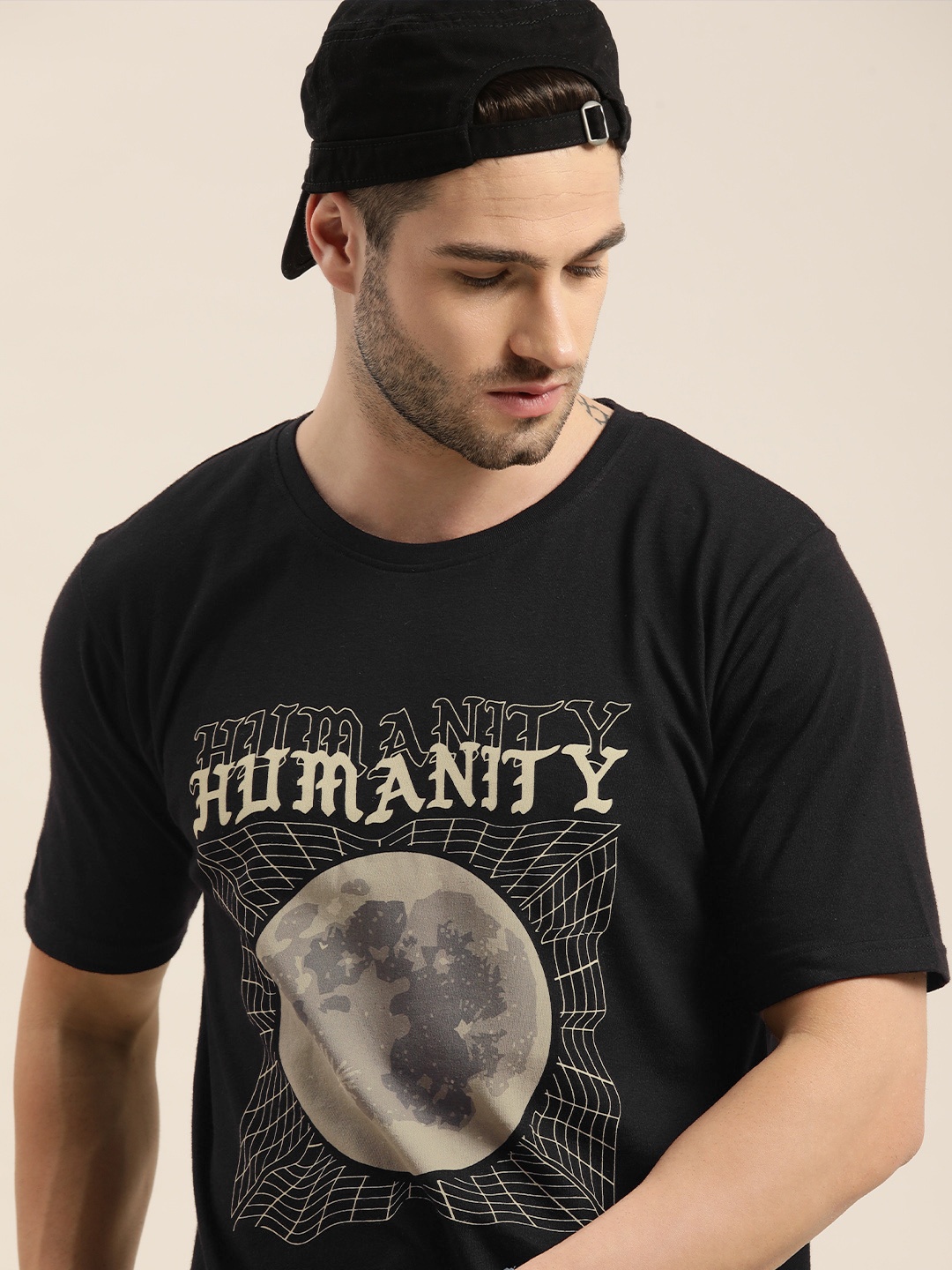 

Moda Rapido Men Black Typography Printed Pure Cotton Longline T-shirt