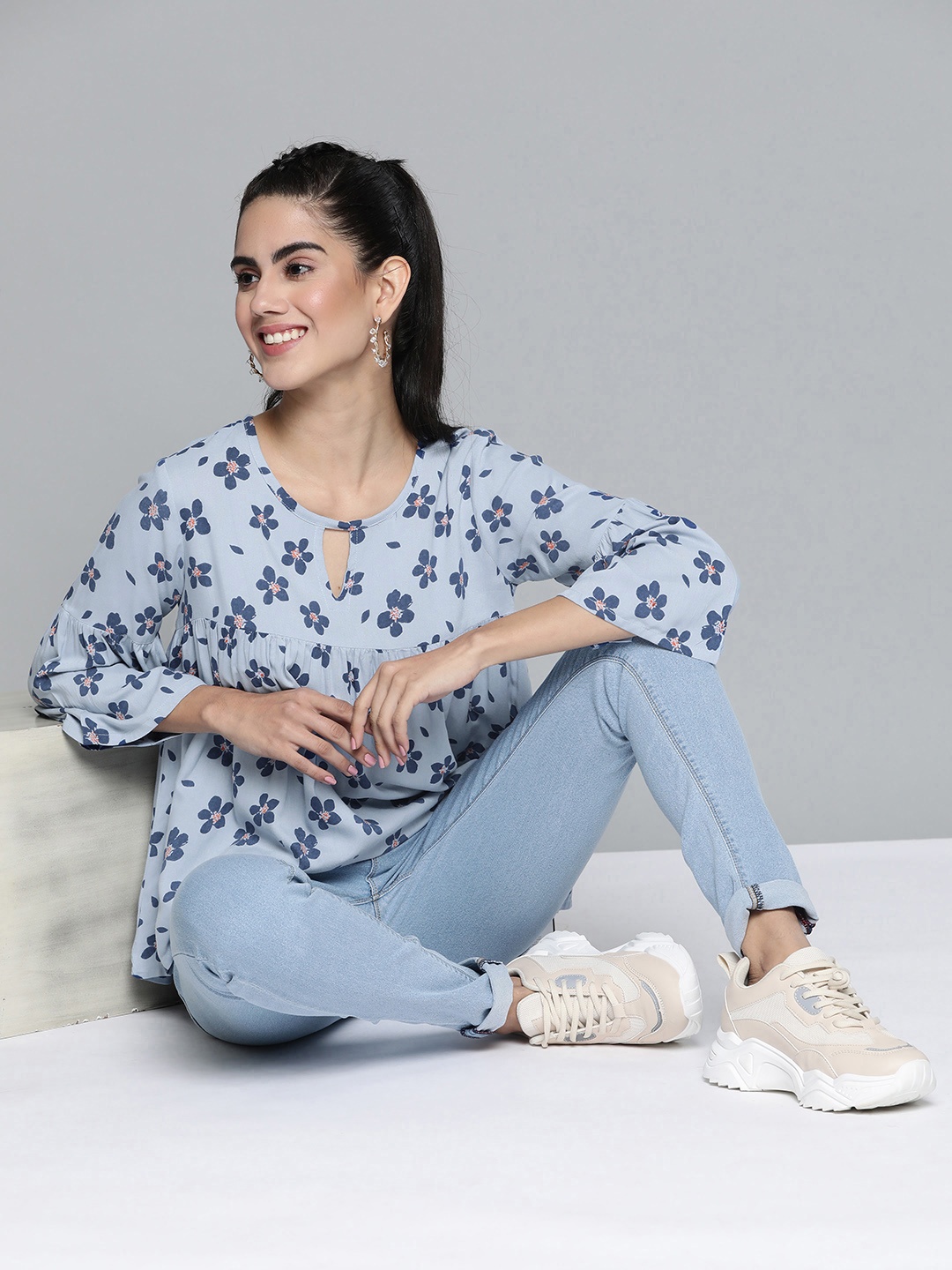 

HERE&NOW Blue Floral Print Keyhole Neck Top