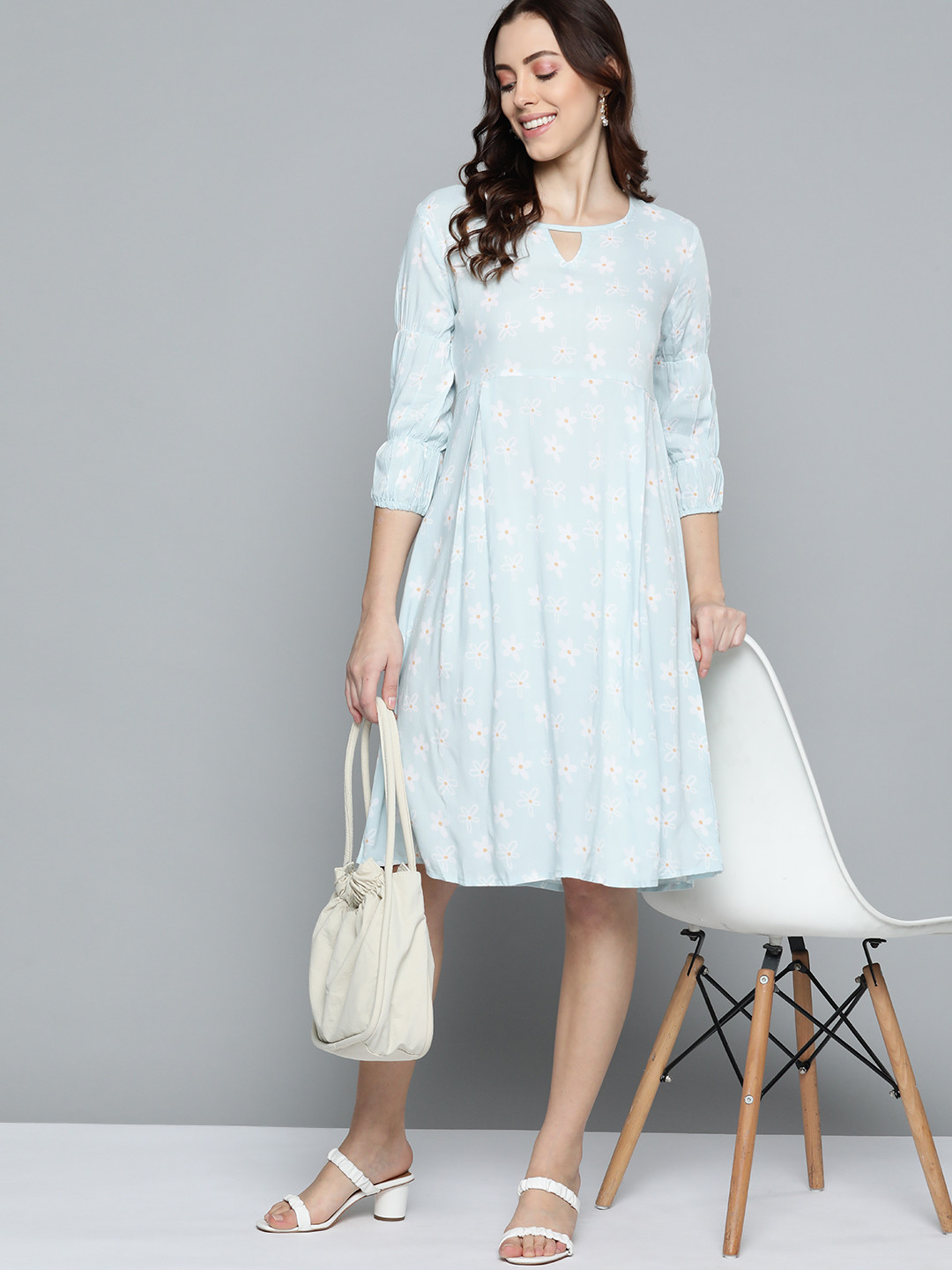 

HERE&NOW Blue & White Floral Keyhole Neck A-Line Dress
