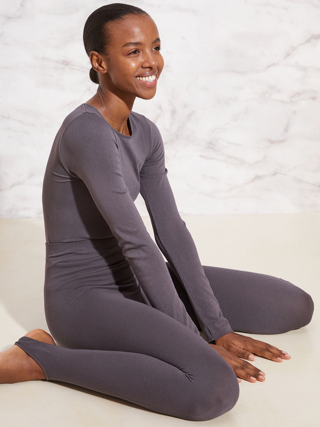 

H&M Woman Grey Seamless stirrup leggings