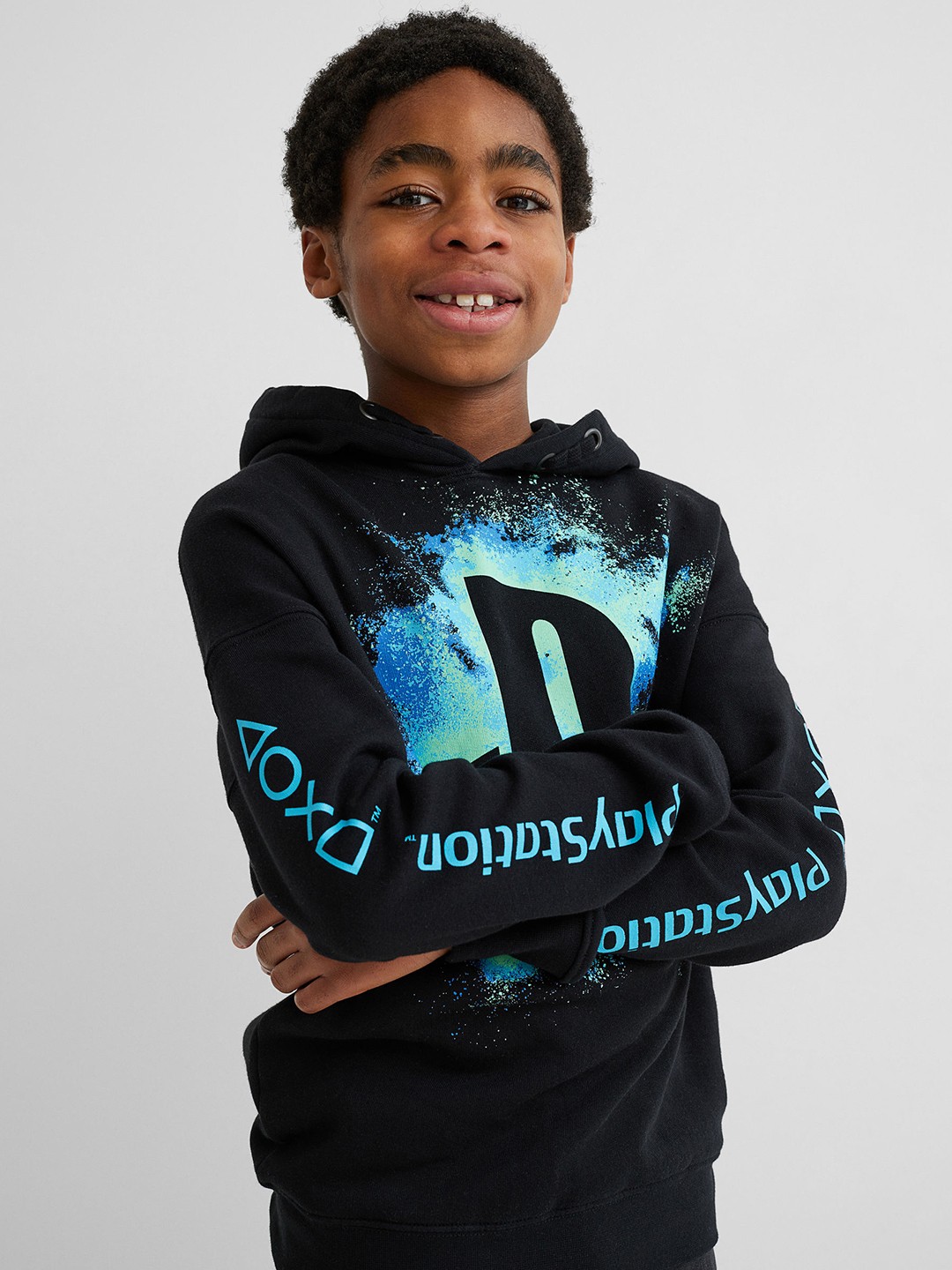 

H&M Boys Black Oversized printed hoodie