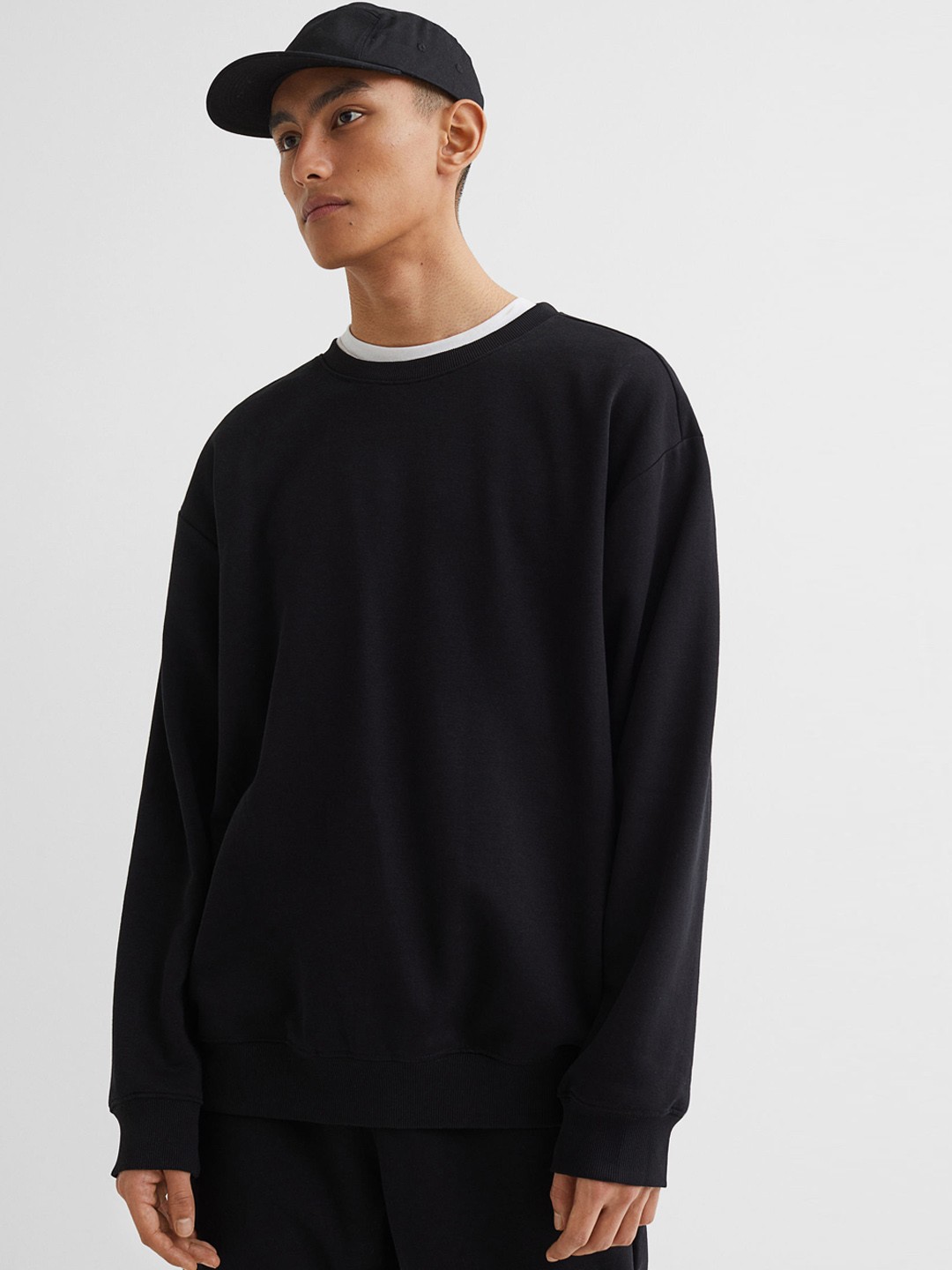 

H&M Men Black Relaxed Fit 2-Piece Set