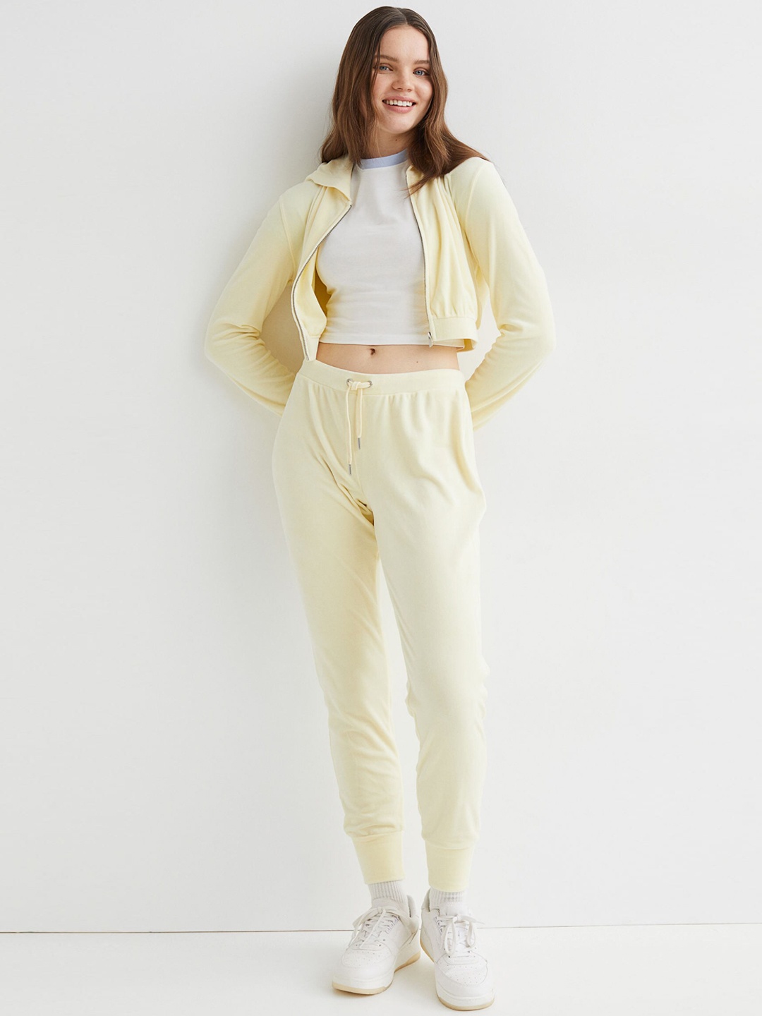 

H&M Women Yellow Solid Tapered Fit Velour joggers